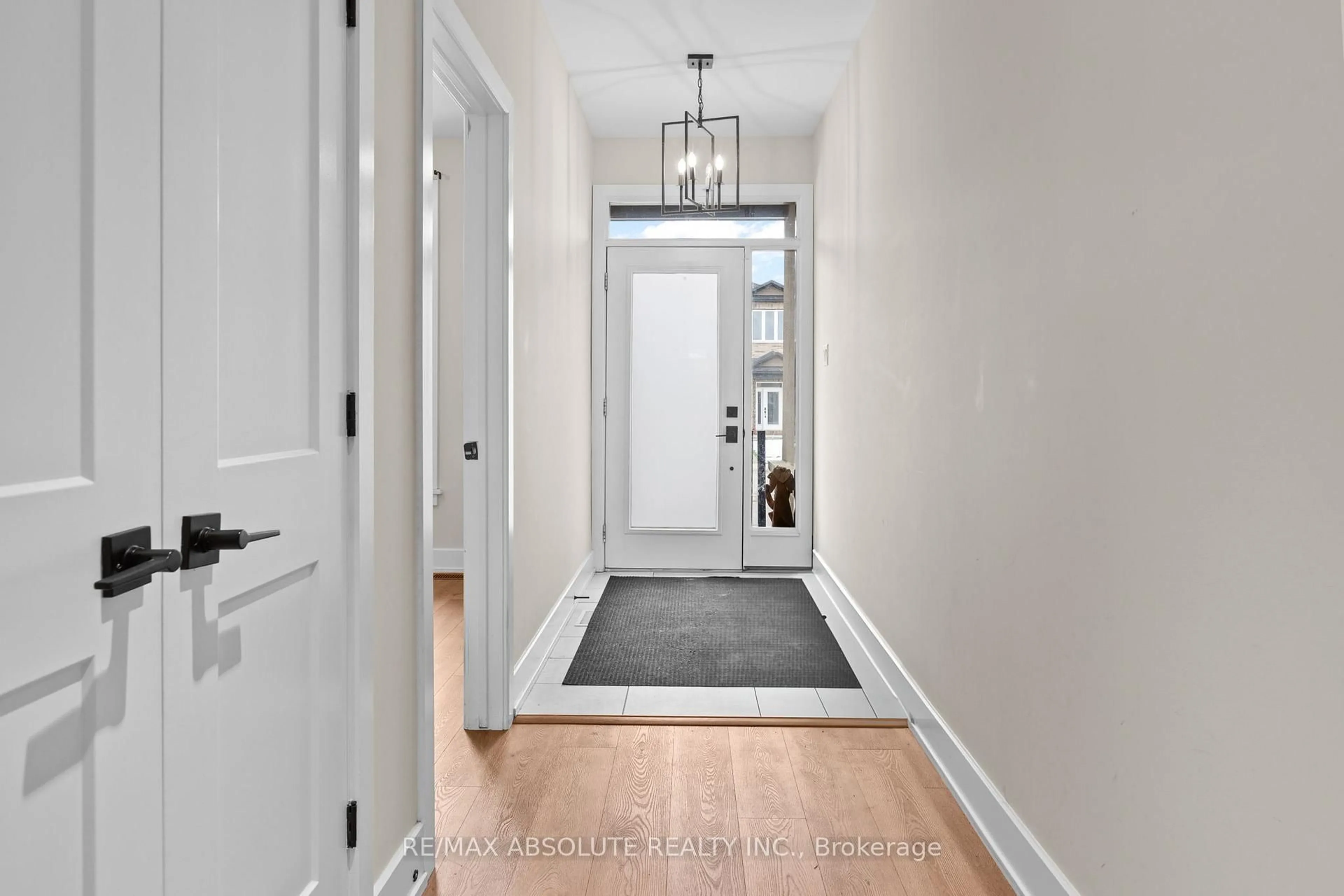 Indoor entryway for 106 MCPHAIL Rd, Carleton Place Ontario K7C 0P7