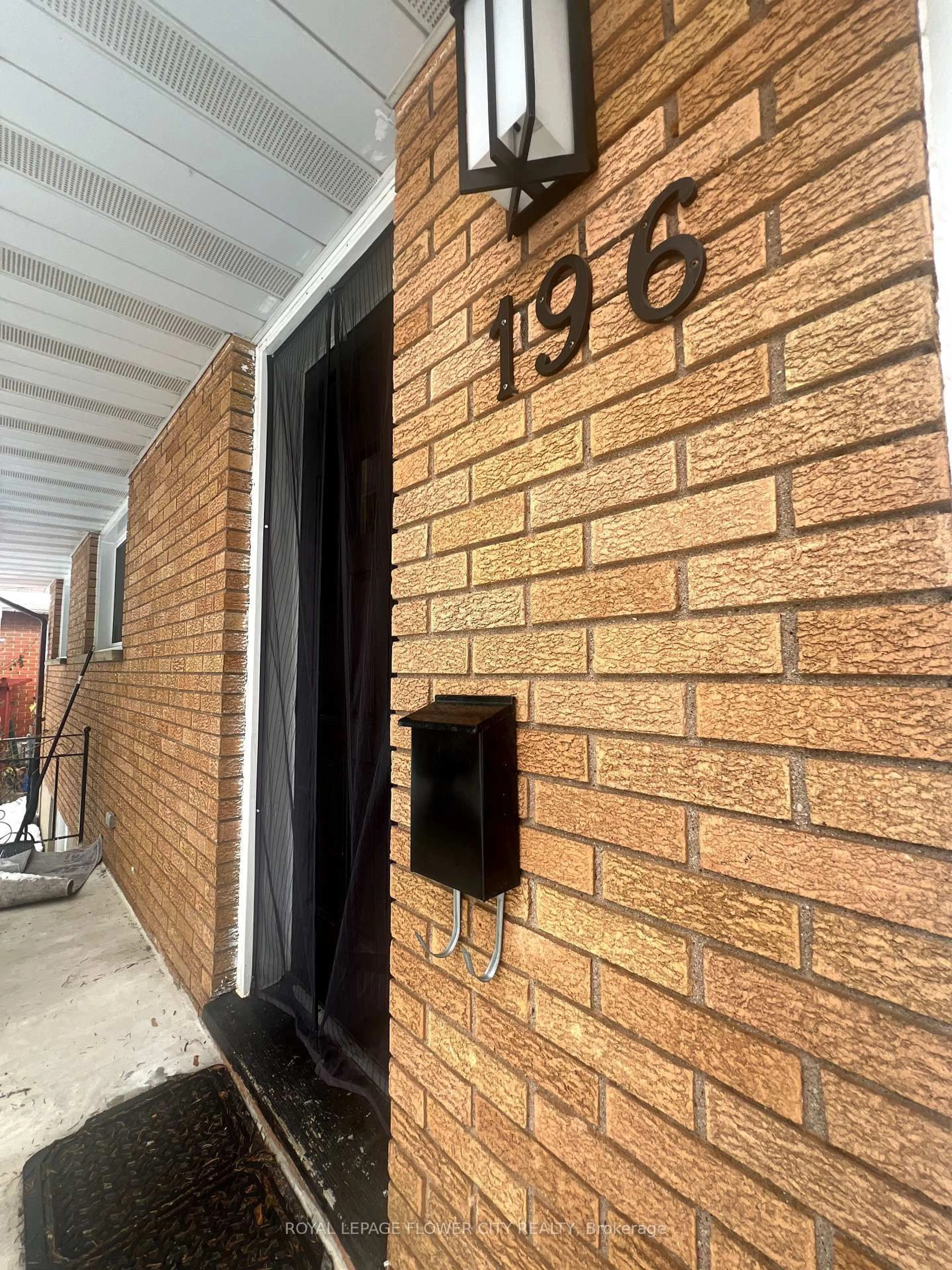 Home with brick exterior material, street for 196 Gladstone Ave, London South Ontario N5Z 3R9