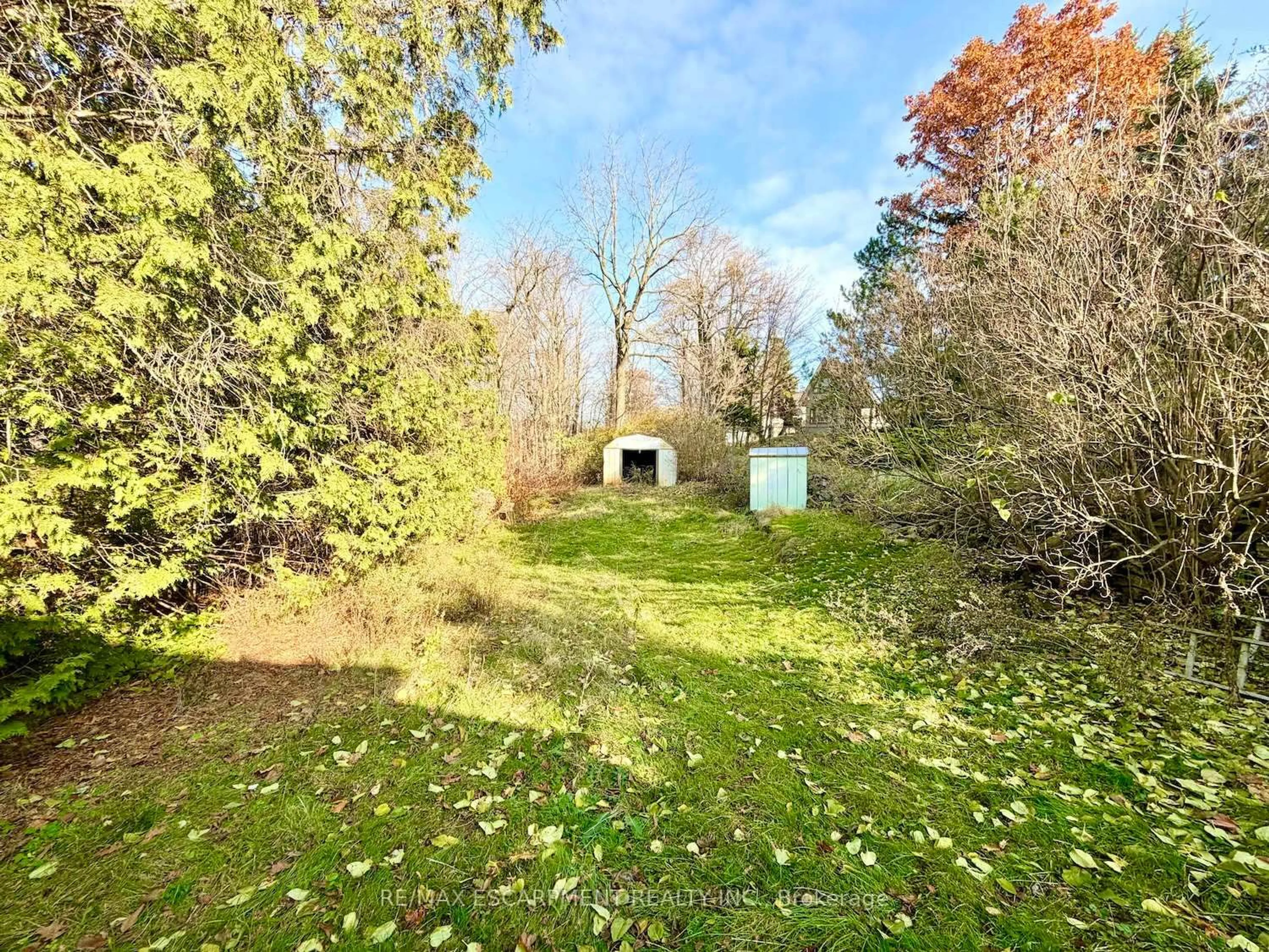 Shed for 96 Ridge Rd, Grimsby Ontario L3M 4E7
