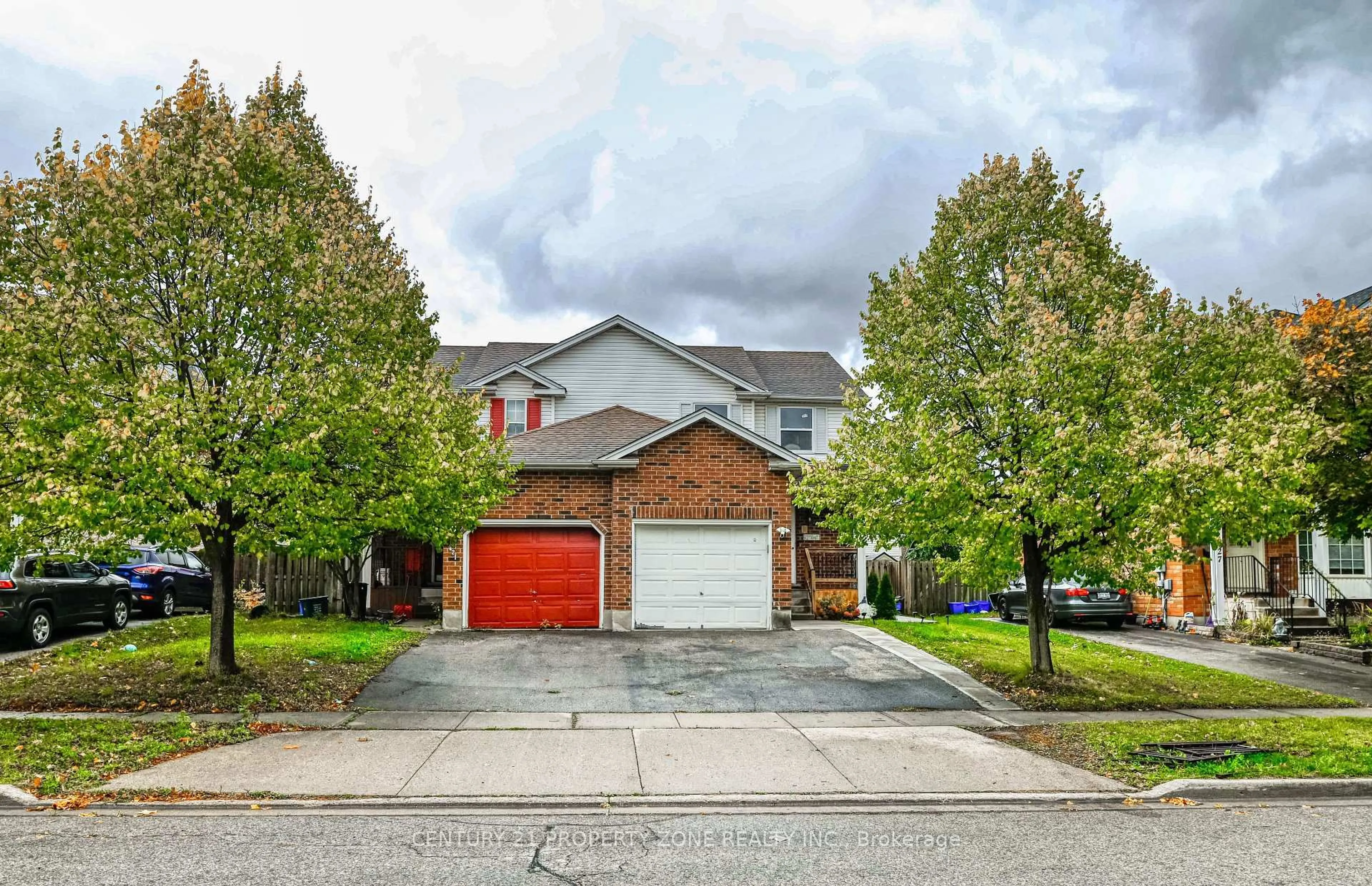 Home with brick exterior material, street for 423 OLD NEWBURY Lane, Cambridge Ontario N3H 5N9