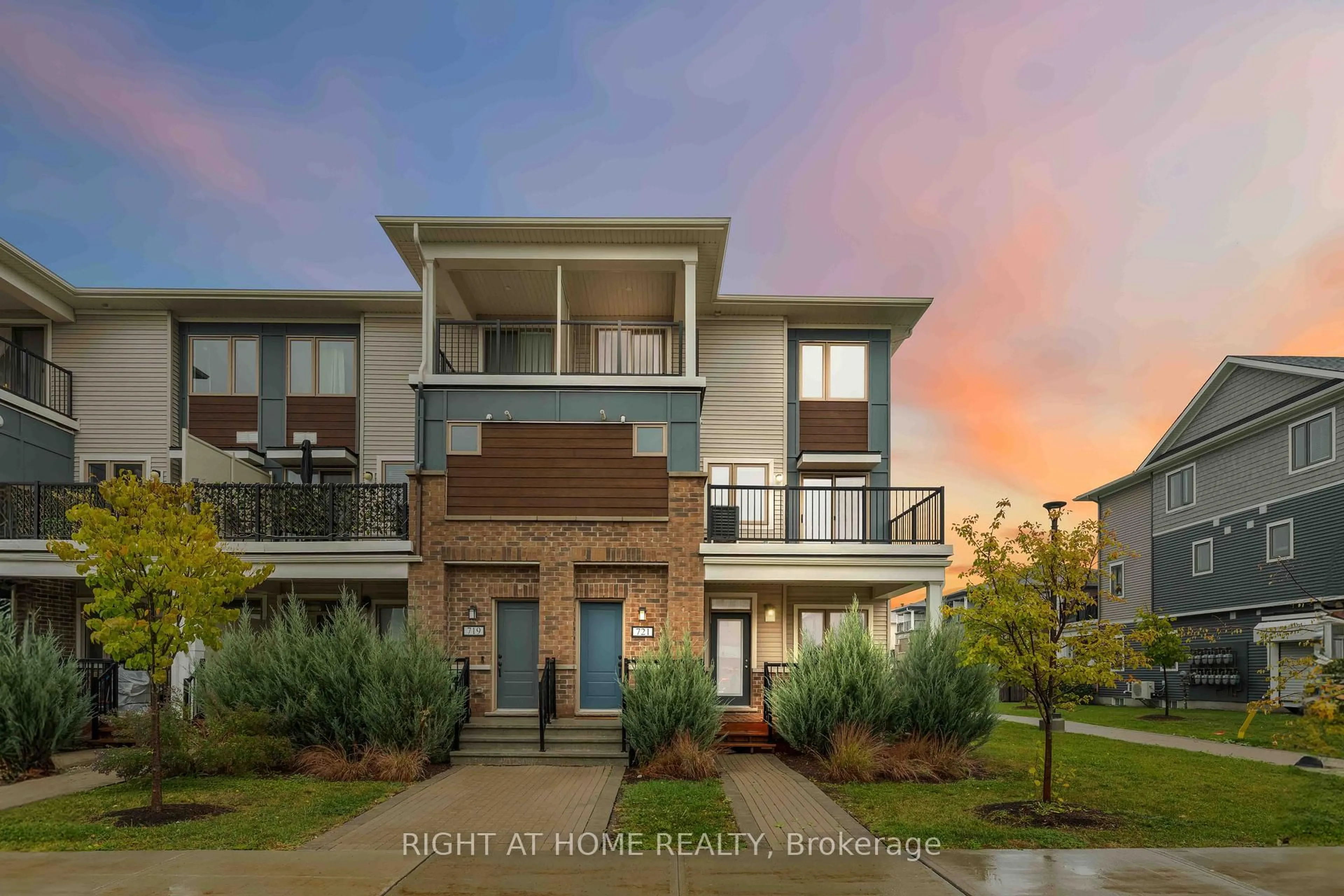 A pic from outside/outdoor area/front of a property/back of a property/a pic from drone, water/lake/river/ocean view for 721 Rouncey Rd, Ottawa Ontario K2V 0S5