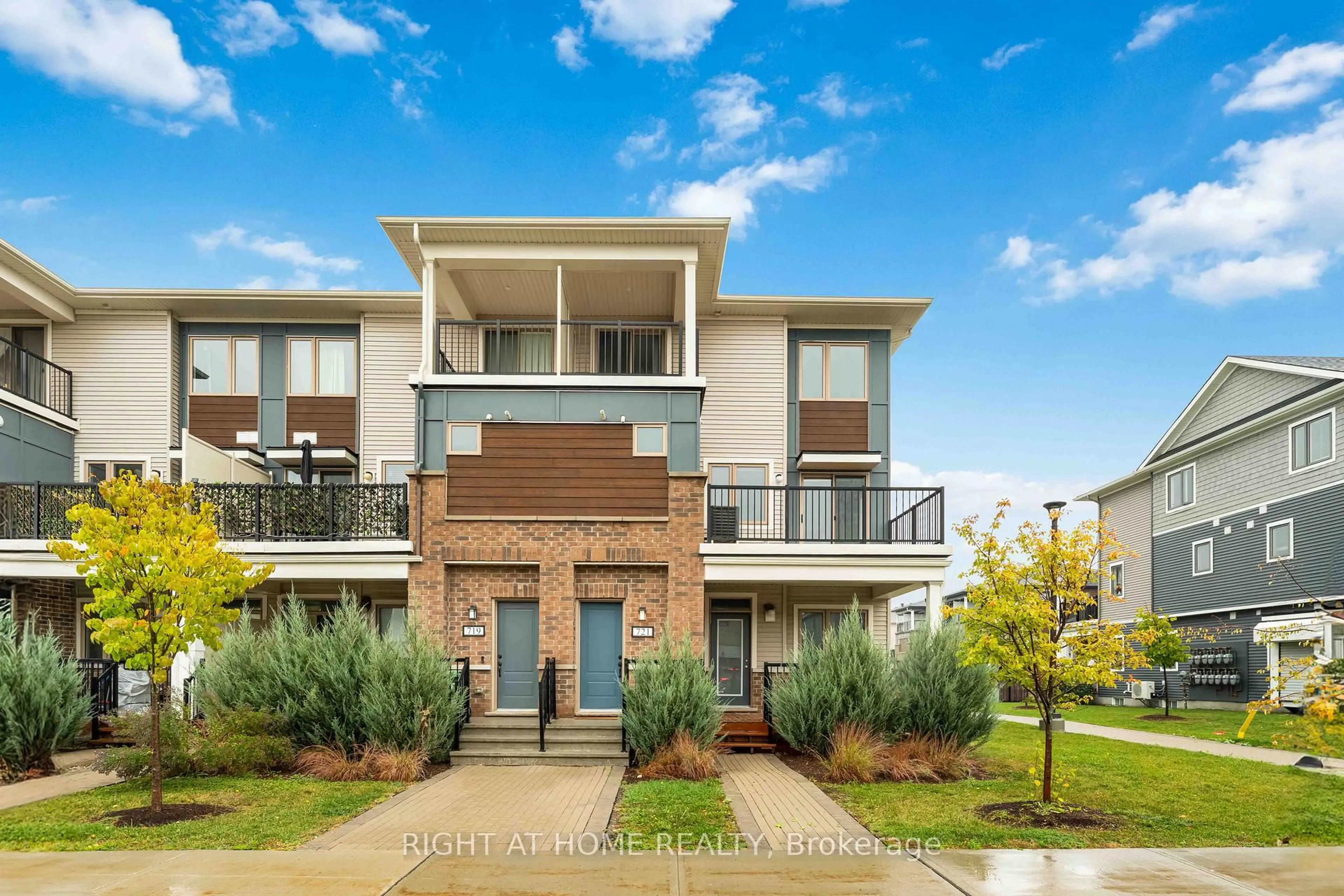 Home with brick exterior material, unknown for 721 Rouncey Rd, Ottawa Ontario K2V 0S5