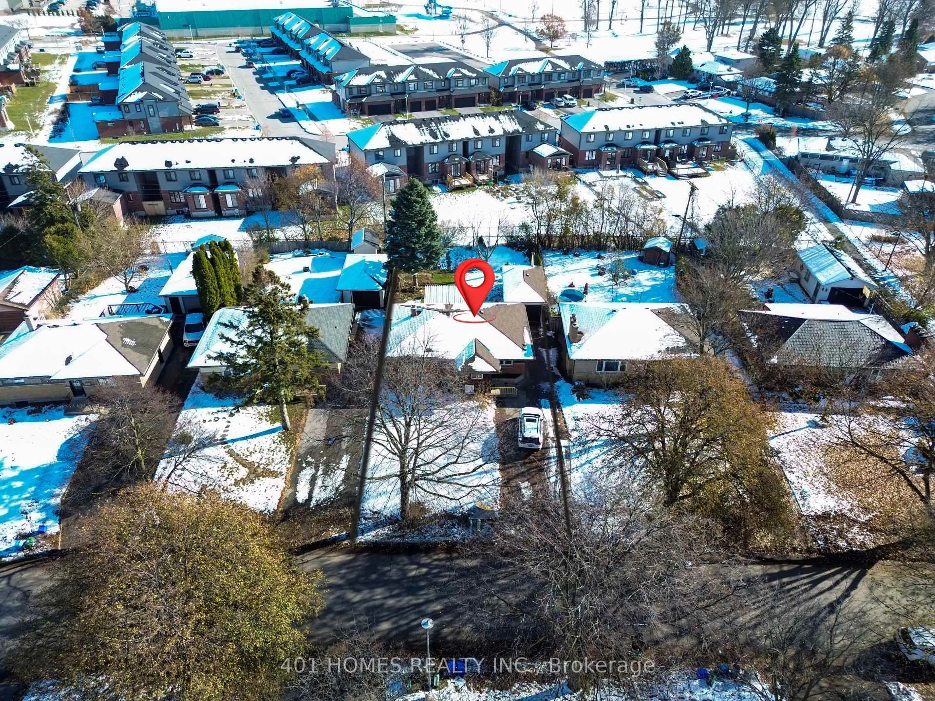 A pic from outside/outdoor area/front of a property/back of a property/a pic from drone, city buildings view from balcony for 134 Mark St, London East Ontario N5V 2G9