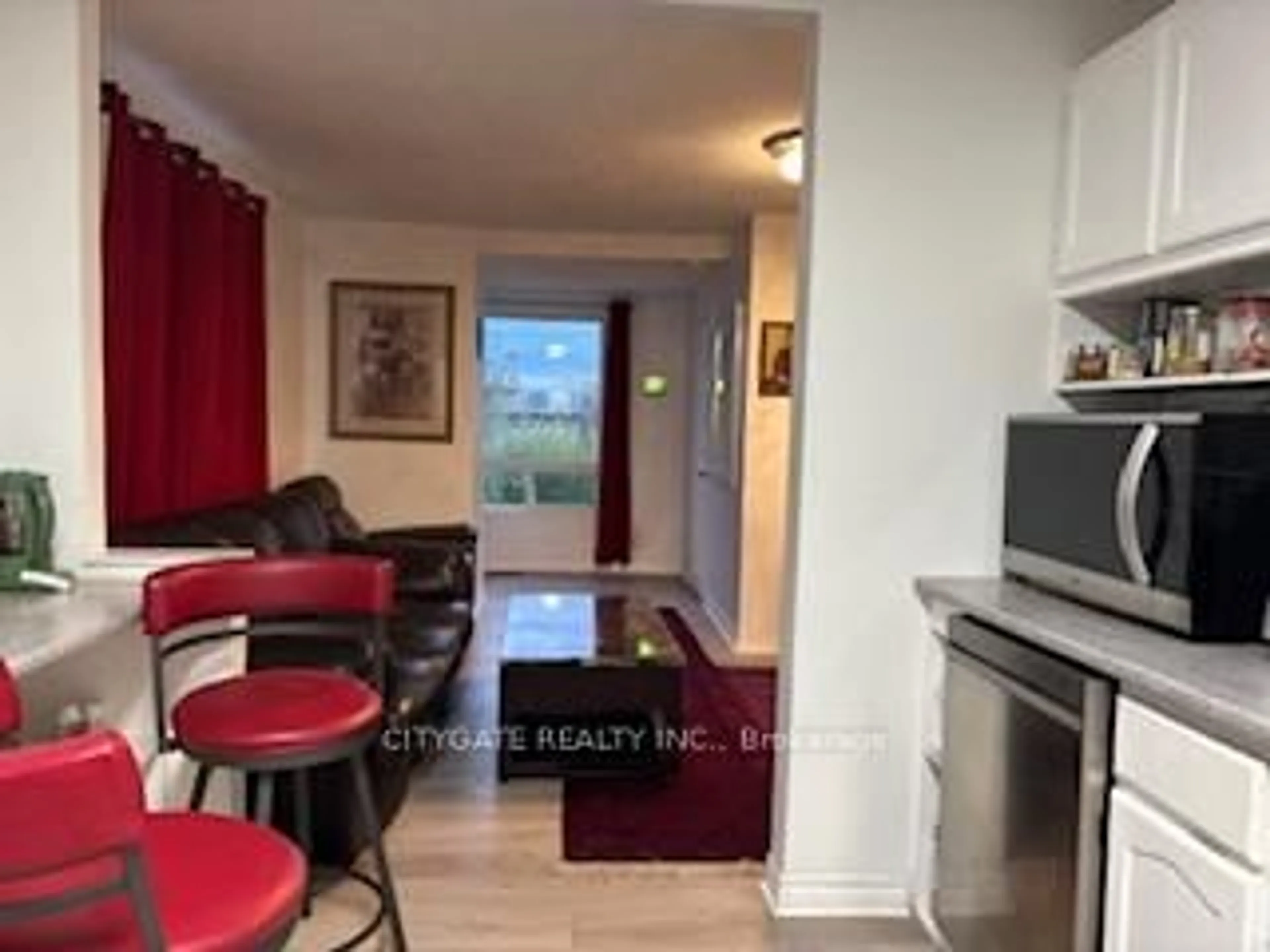 A pic of a room for 7801 Woodbine St, Niagara Falls Ontario L2H 1C4