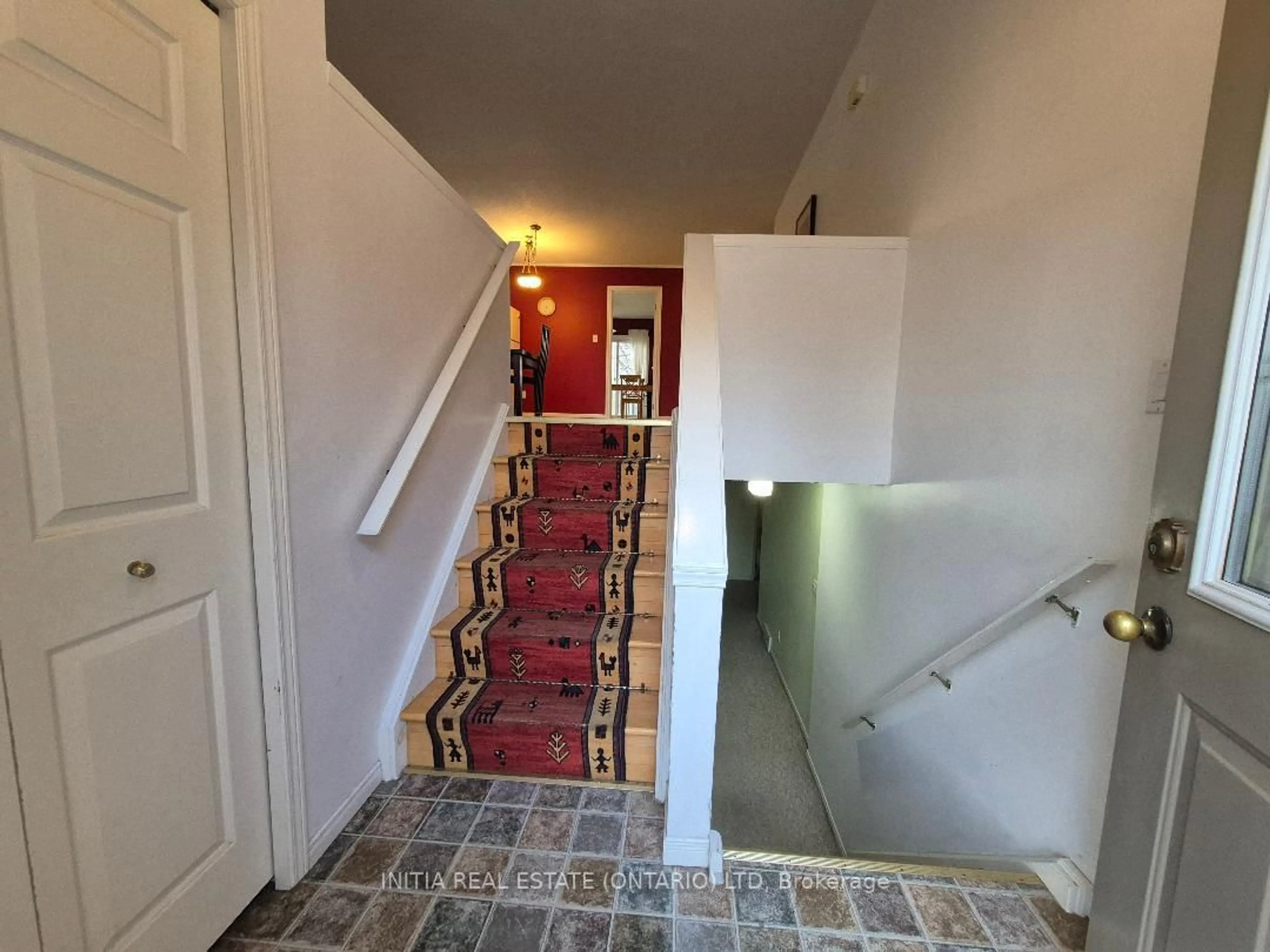 Indoor foyer for 145 North Centre Rd #7, London North Ontario N5X 4C7