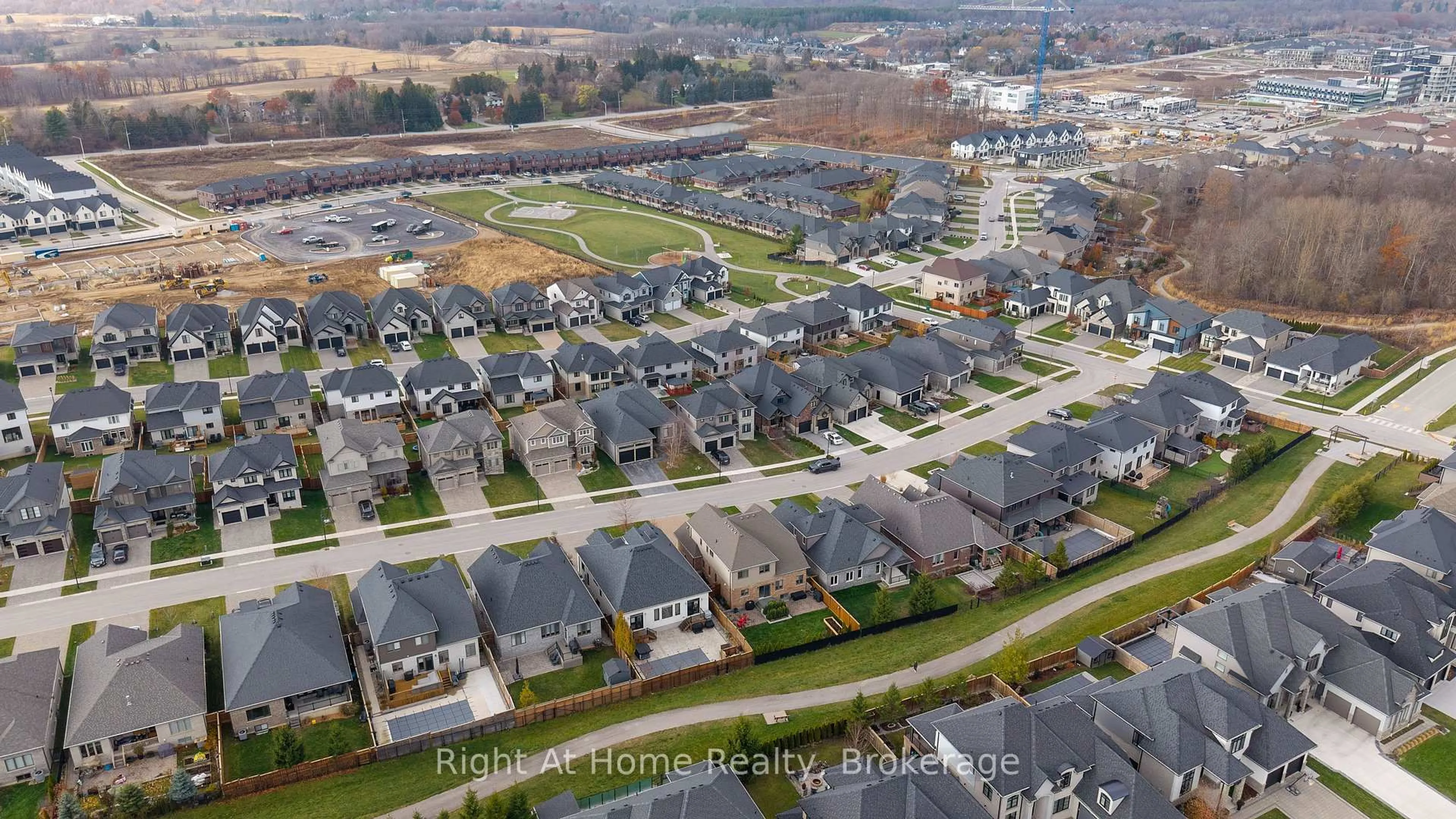 A pic from outside/outdoor area/front of a property/back of a property/a pic from drone, street for 1038 Trailsway Ave, London South Ontario N6K 0J2