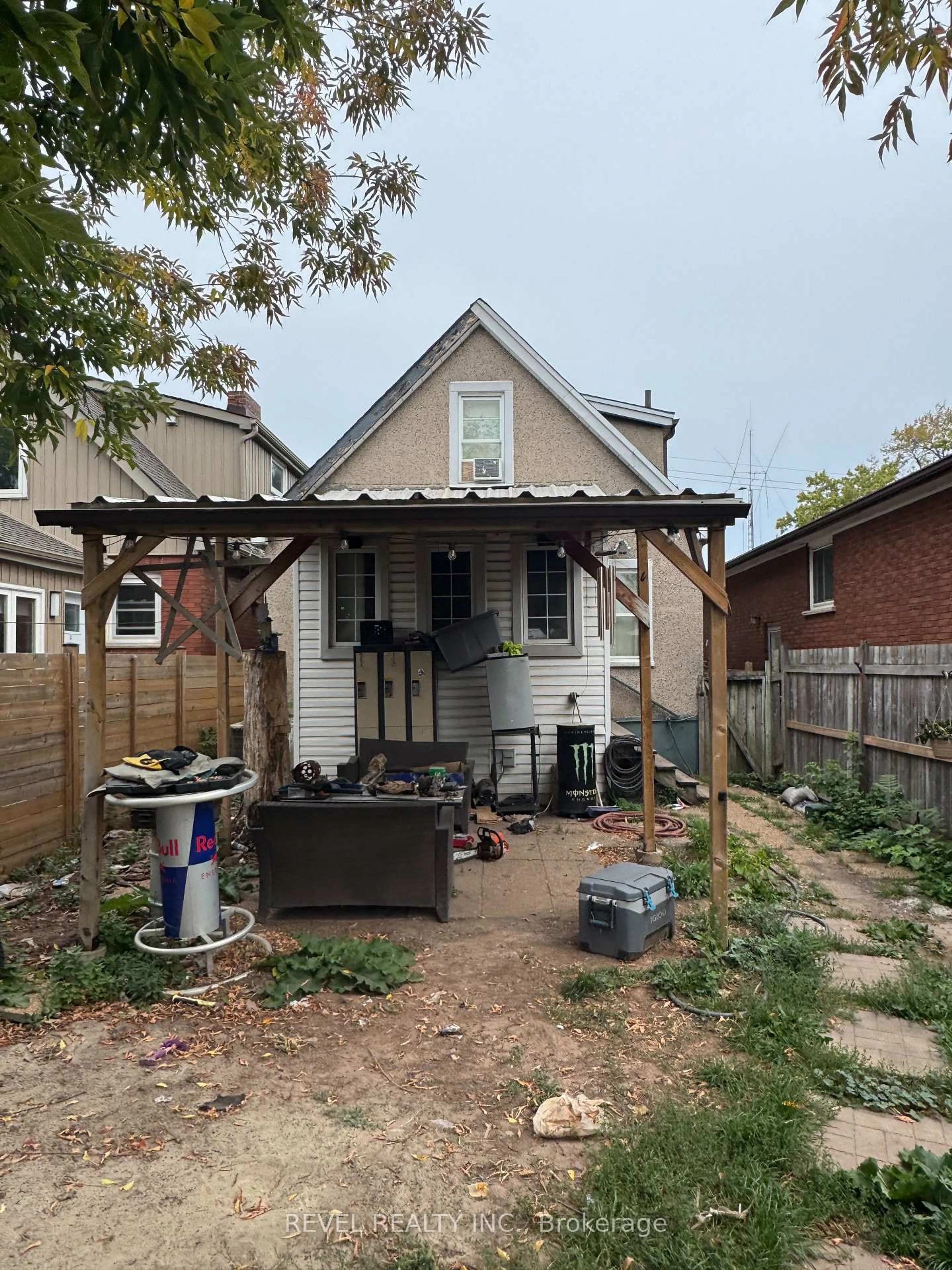 Unknown for 82 Cambridge Ave, Hamilton Ontario L8H 1T6