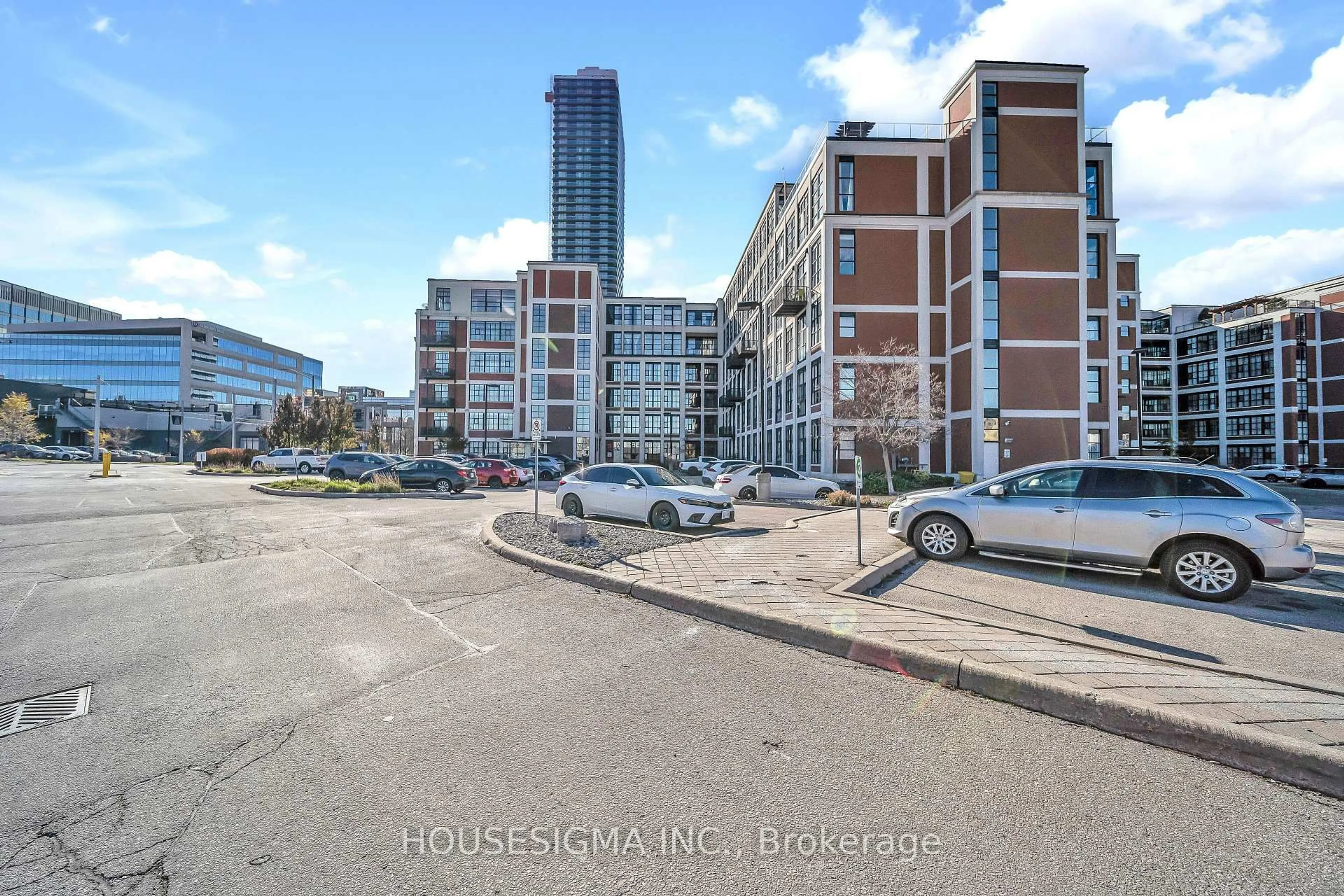 A pic from outside/outdoor area/front of a property/back of a property/a pic from drone, street for 404 King St #109, Kitchener Ontario N2G 2L5