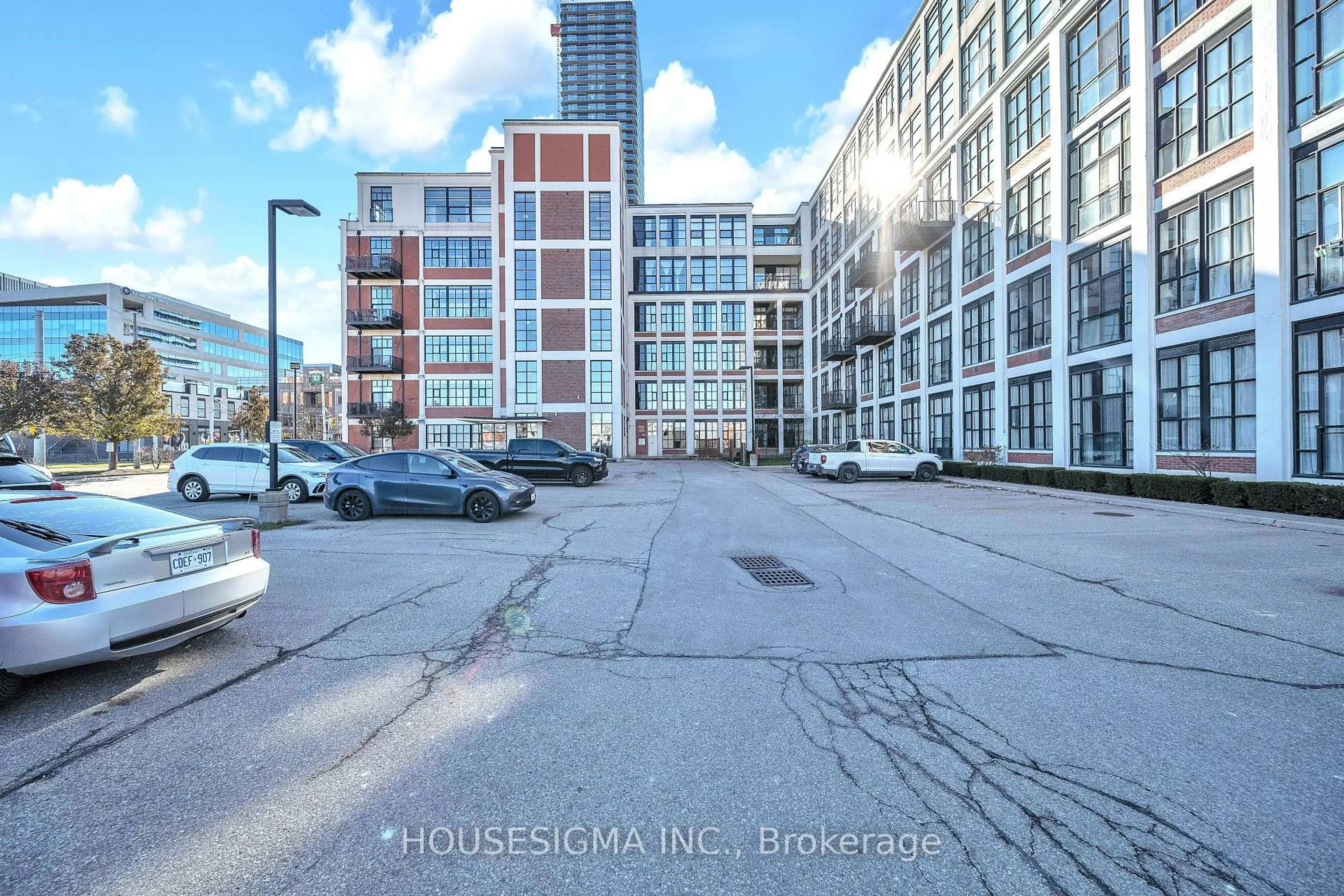 A pic from outside/outdoor area/front of a property/back of a property/a pic from drone, street for 404 King St #109, Kitchener Ontario N2G 2L5