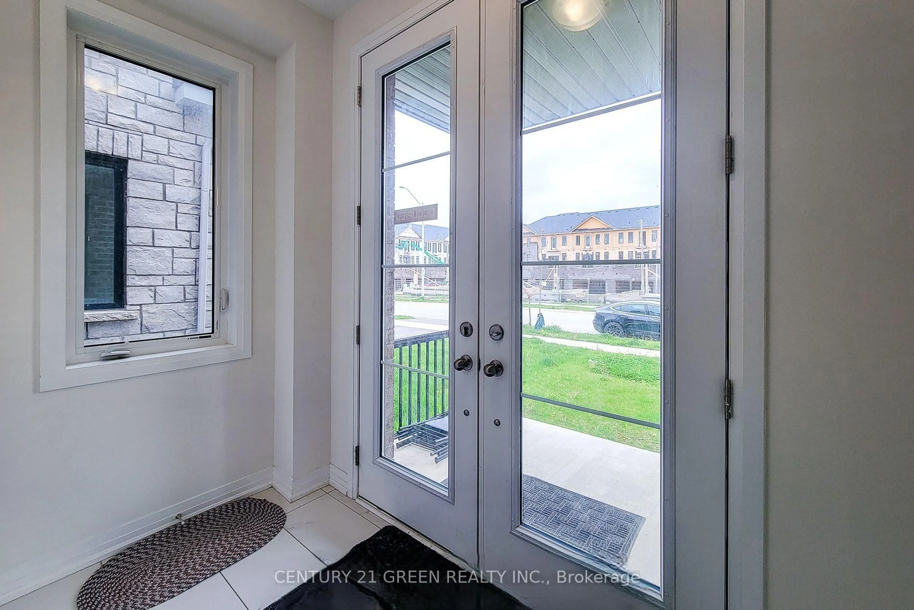 Indoor entryway for 175 Spitfire Dr, Hamilton Ontario L0R 1W0