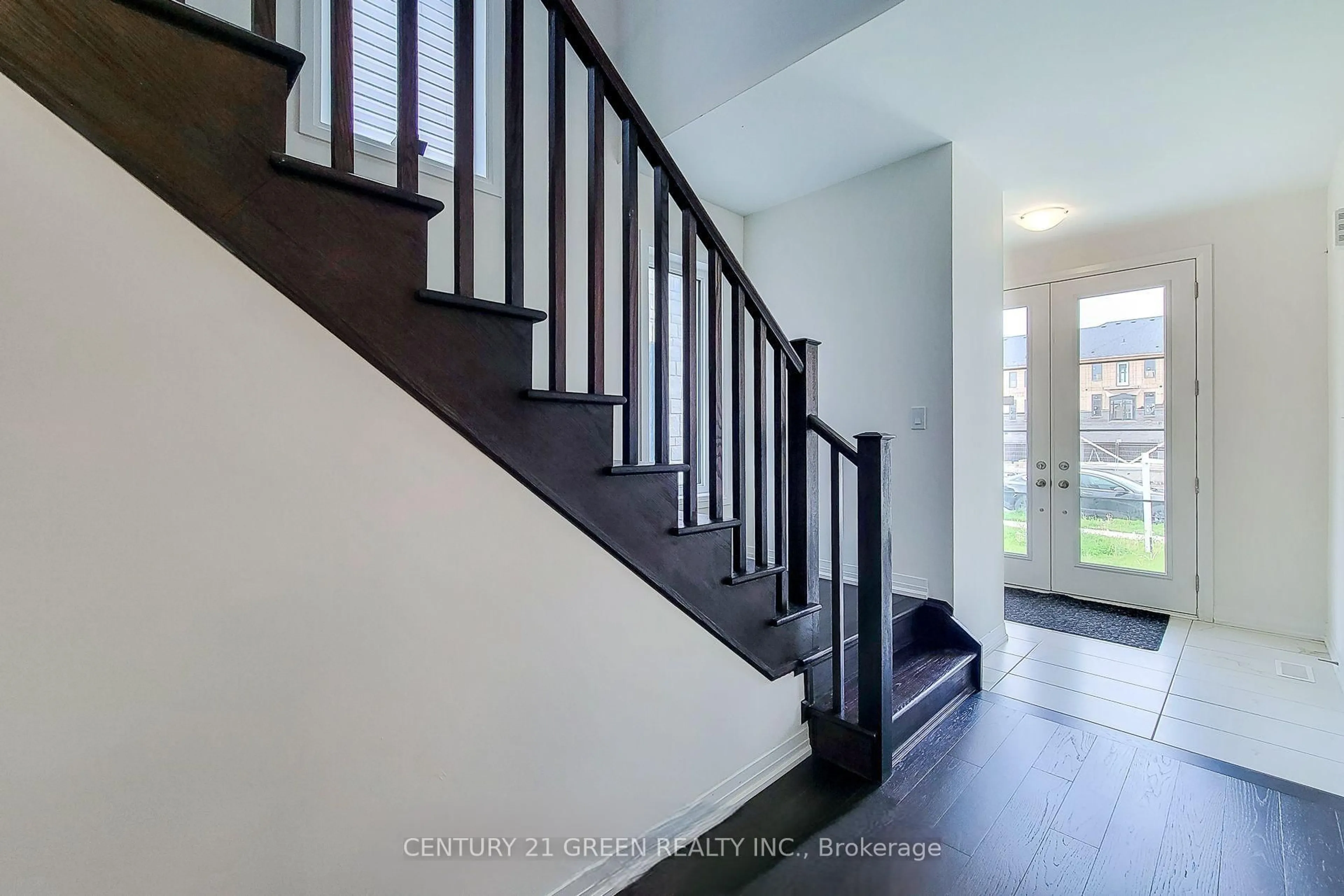 Stairs for 175 Spitfire Dr, Hamilton Ontario L0R 1W0