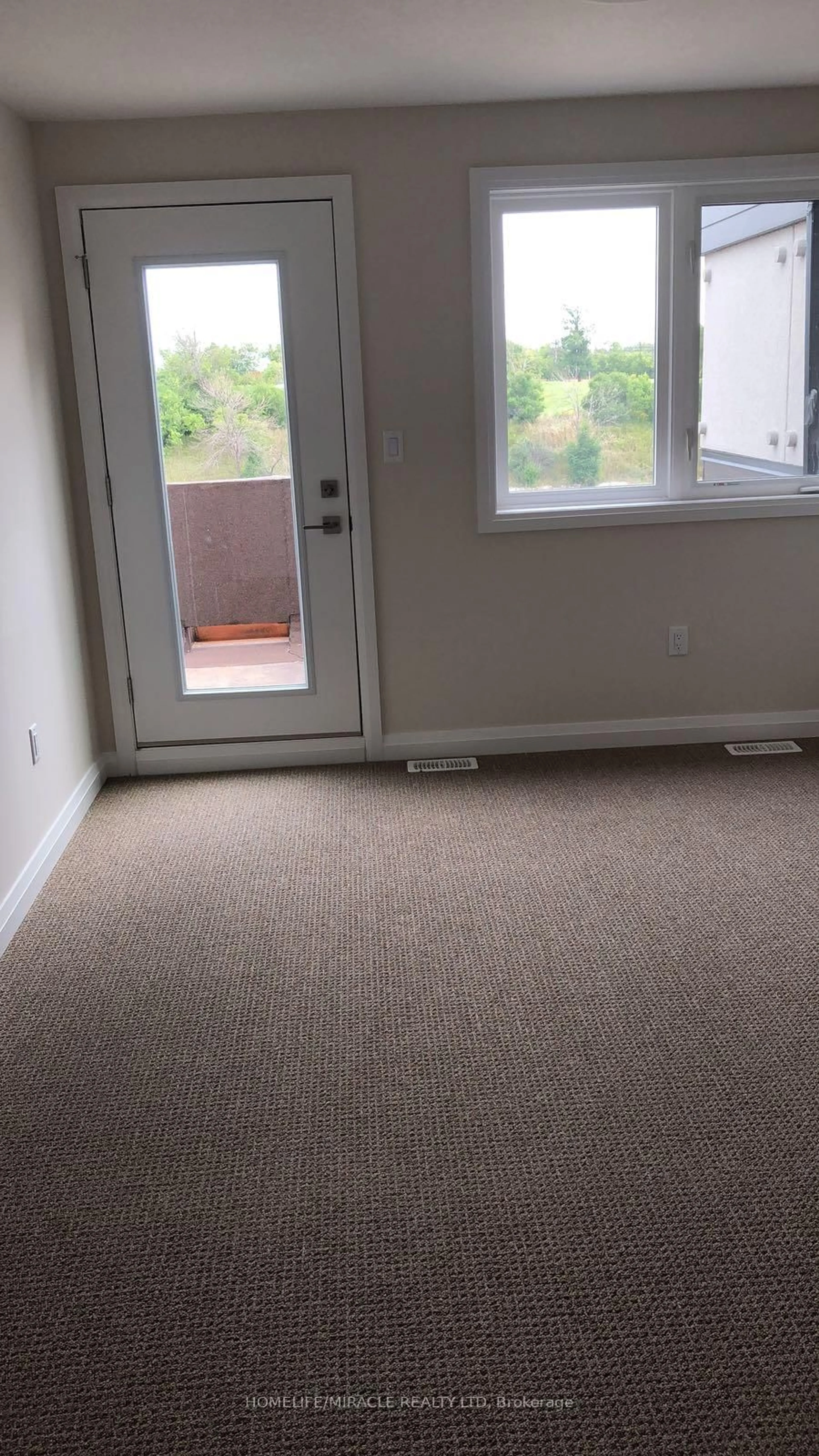 A pic of a room for 35 Midhurst Hts #19, Hamilton Ontario L8J 0K9