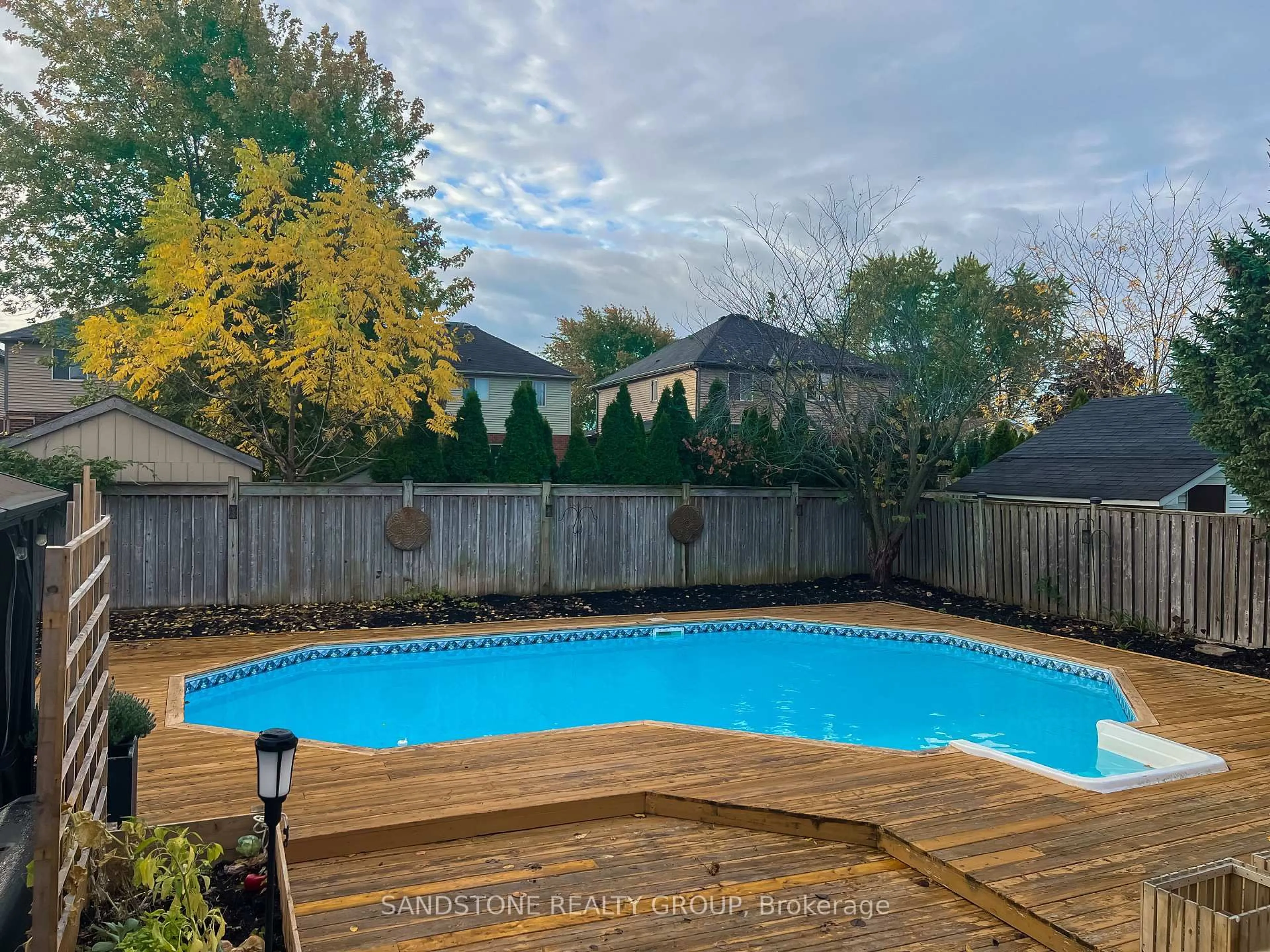 Pool for 4908 Drake Ave, Lincoln Ontario L3J 0E9