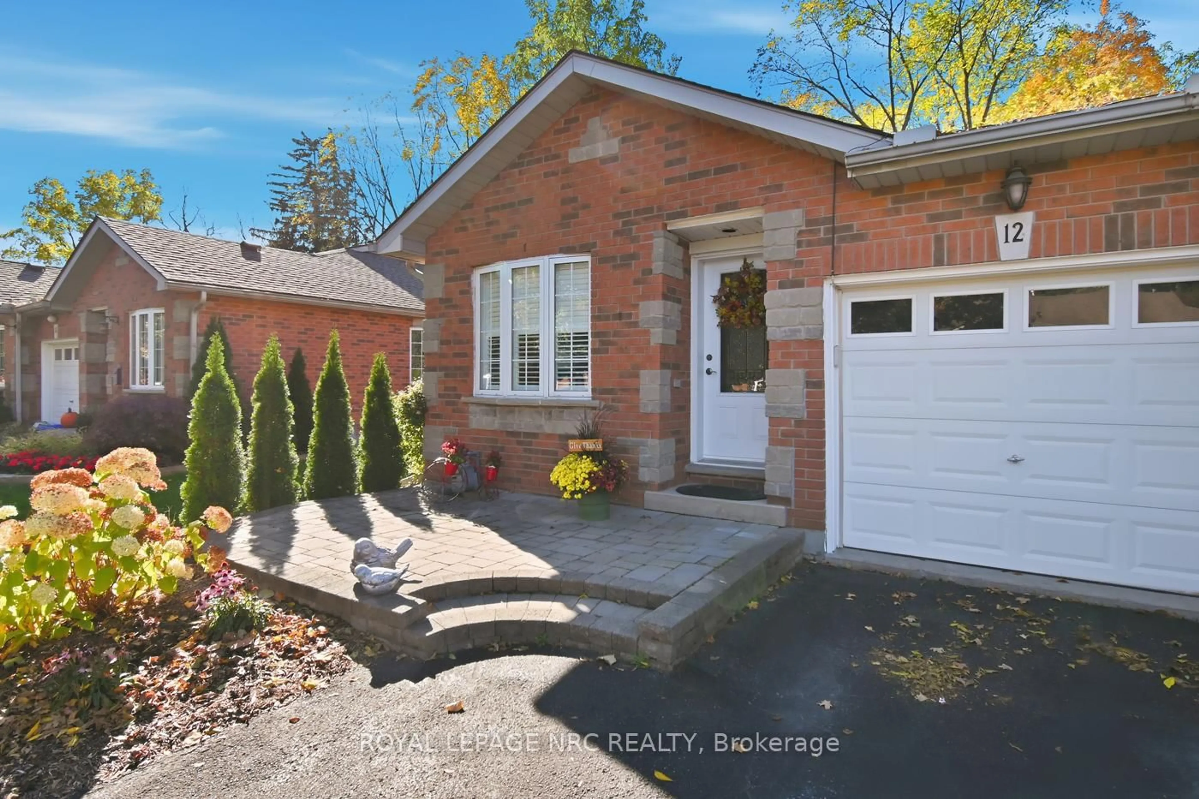 Home with brick exterior material, street for 12 Kinsman Crt, Pelham Ontario L3E 0L1