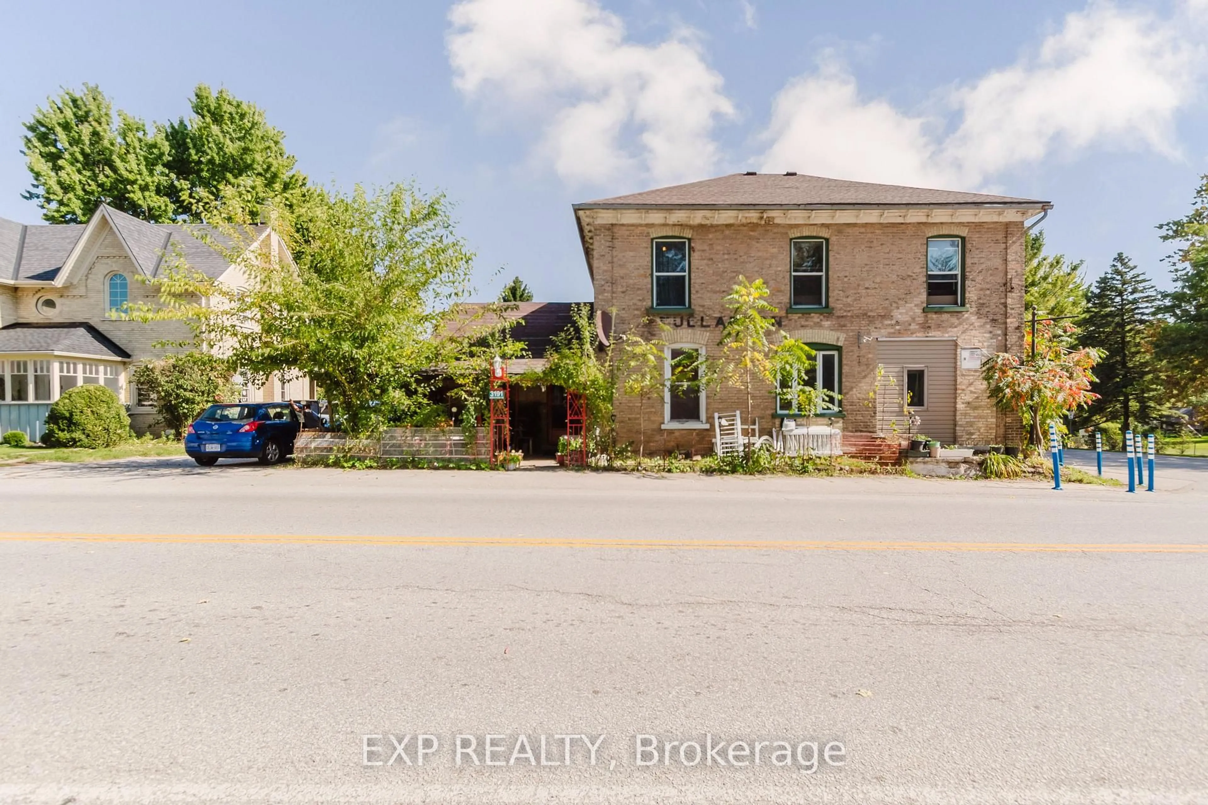 A pic from outside/outdoor area/front of a property/back of a property/a pic from drone, building for 3191 Perth 163 Rd, West Perth Ontario N0K 1H0