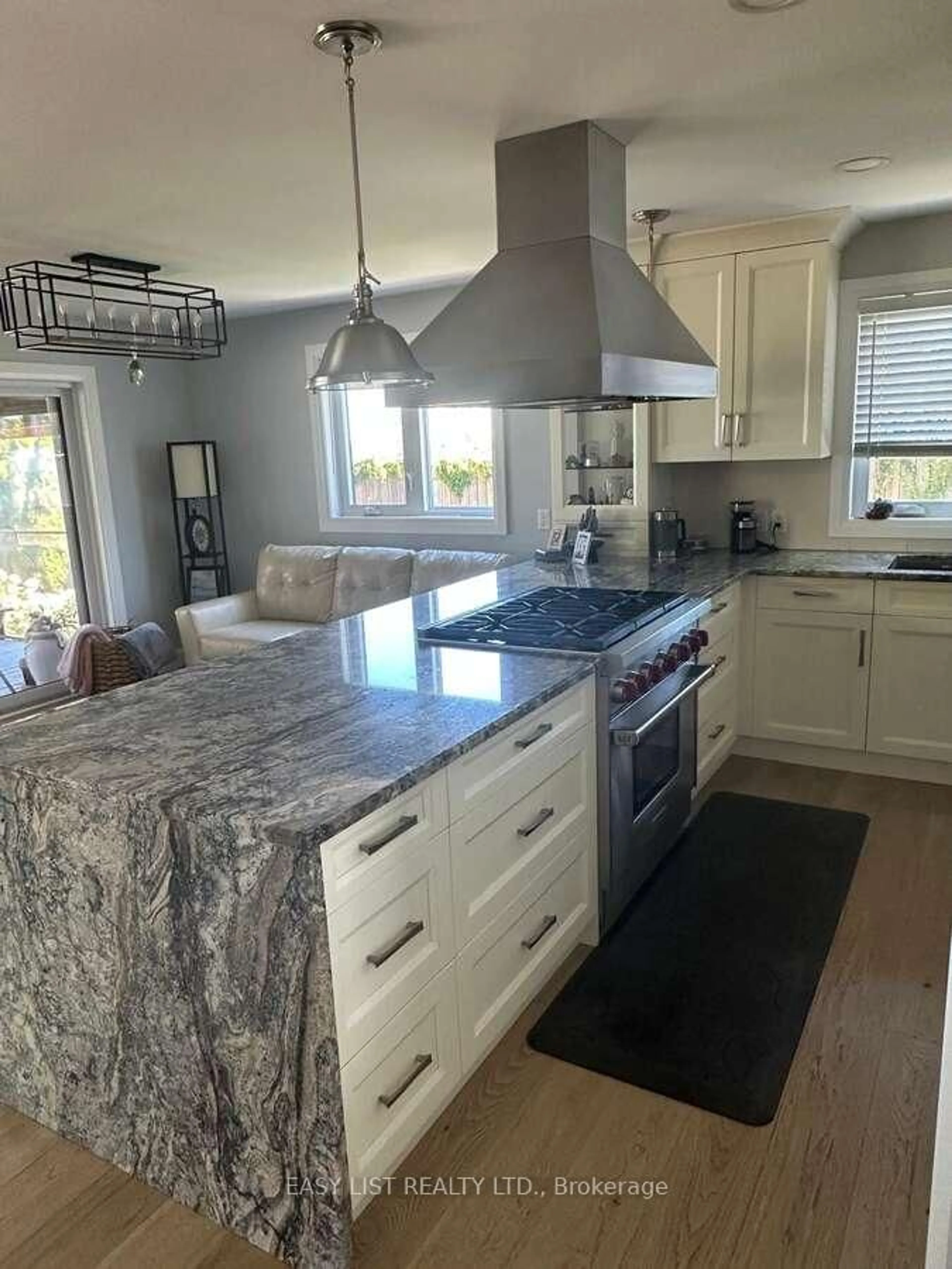 Contemporary kitchen, unknown for 6263 St Clair Rd, Lakeshore Ontario N0R 1N0