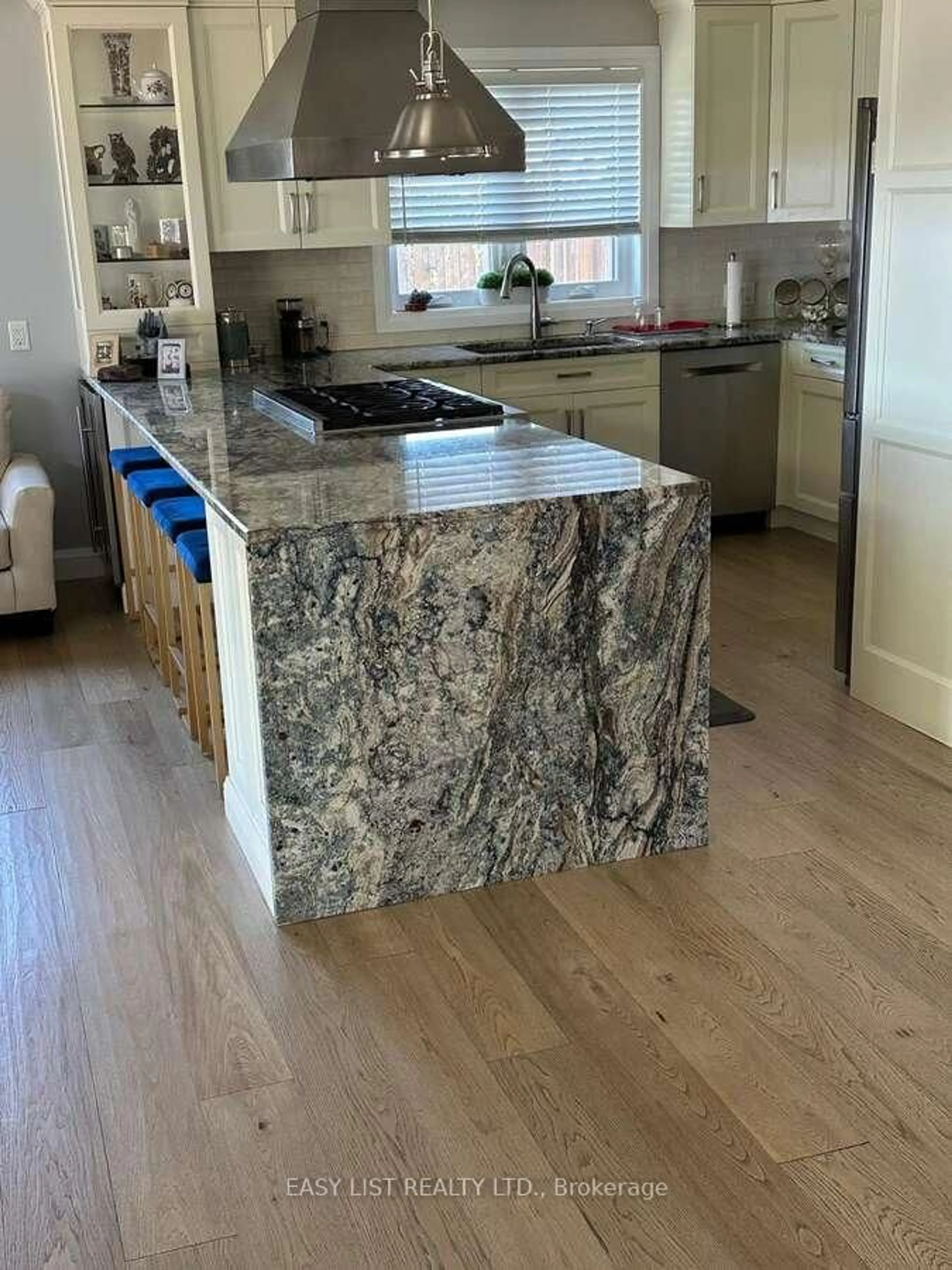 Contemporary kitchen, unknown for 6263 St Clair Rd, Lakeshore Ontario N0R 1N0