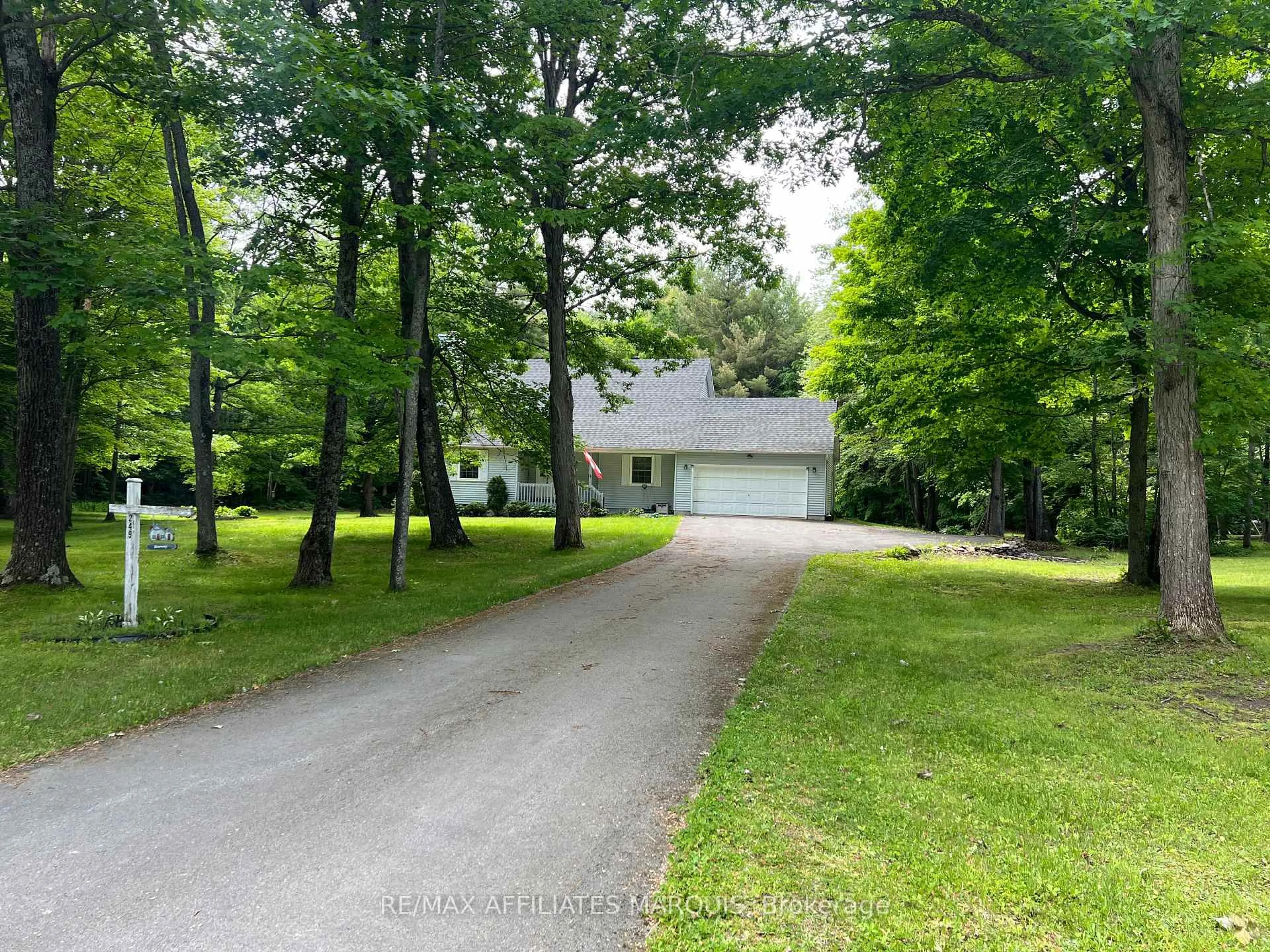 A pic from outside/outdoor area/front of a property/back of a property/a pic from drone, unknown for 249 BRACKEN Ave, Smiths Falls Ontario K7A 4S4