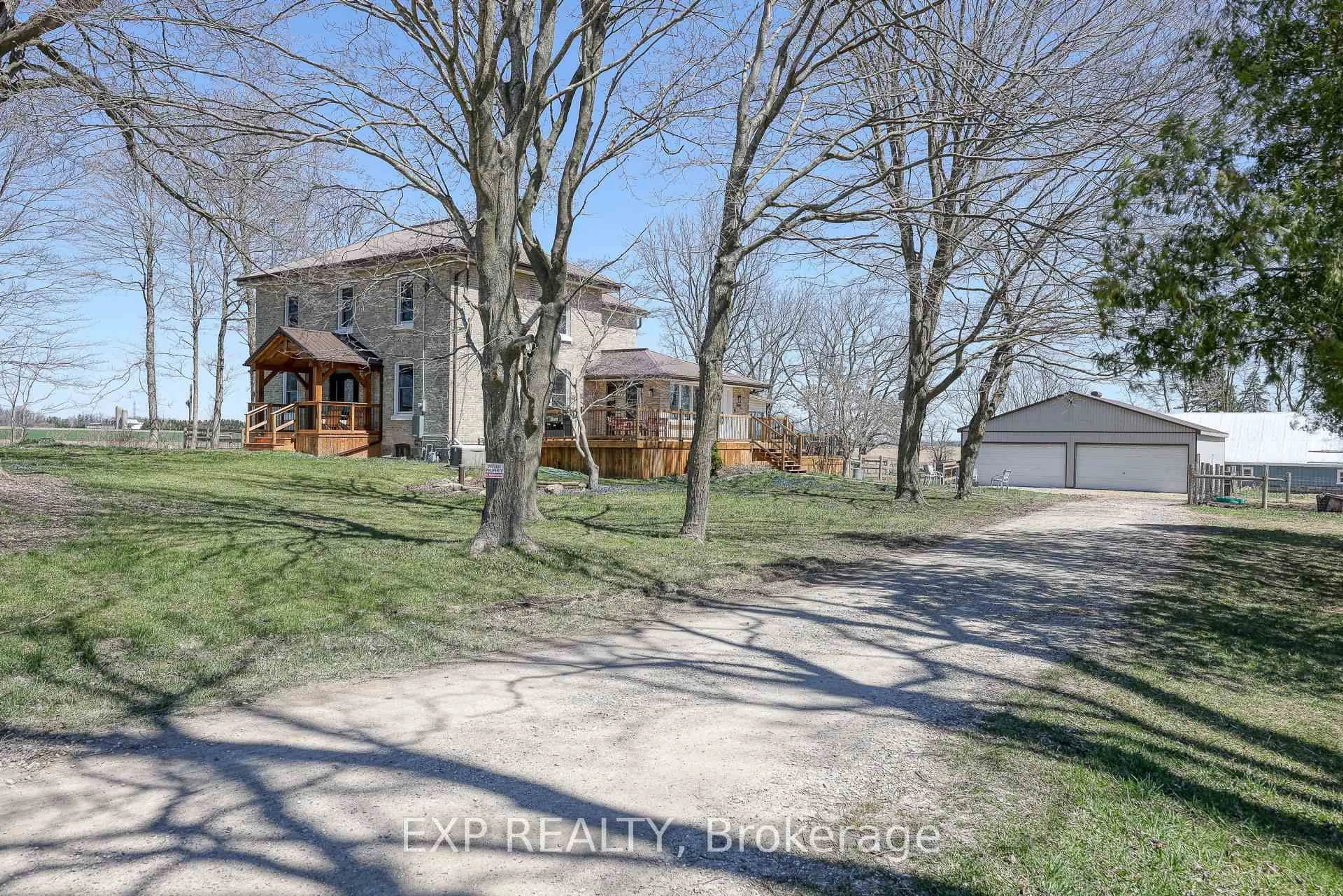 A pic from outside/outdoor area/front of a property/back of a property/a pic from drone, unknown for 3892 Lewis Rd, Thames Centre Ontario N0L 1V0
