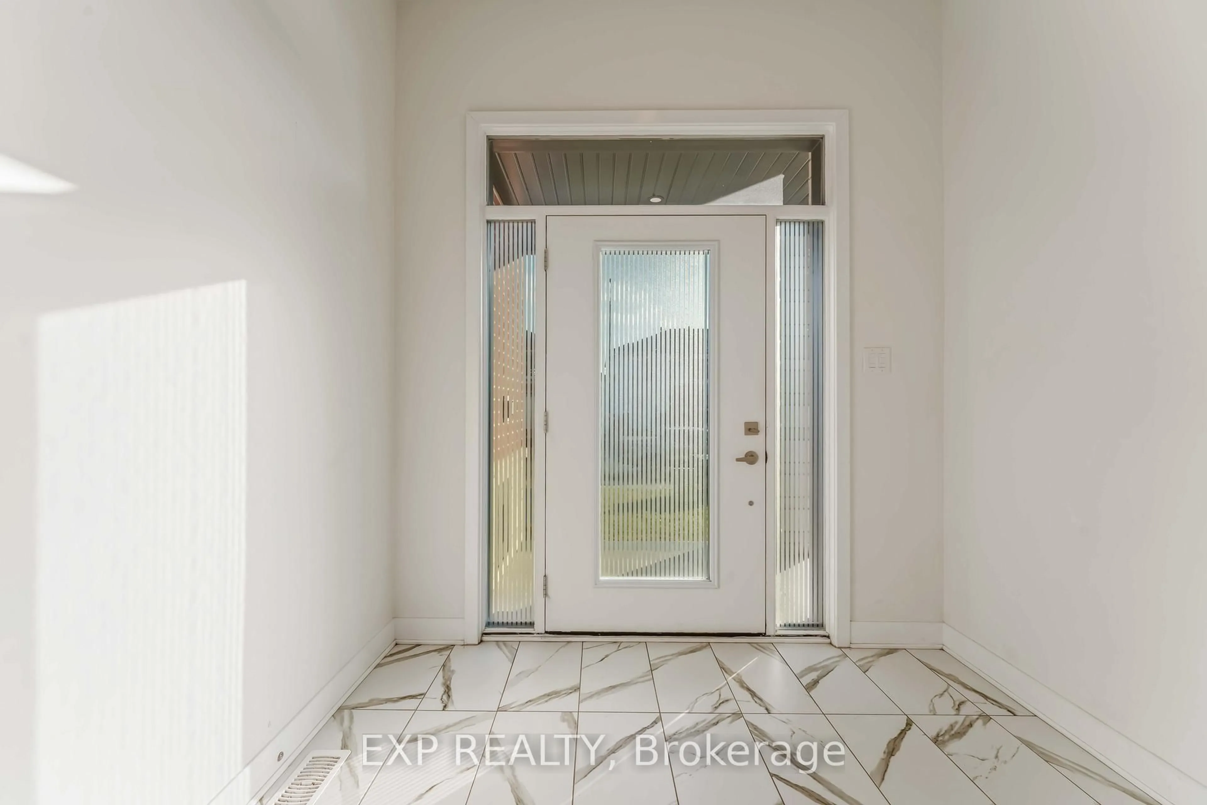 Indoor entryway for 796 Solarium Ave, Ottawa Ontario K4M 0N7
