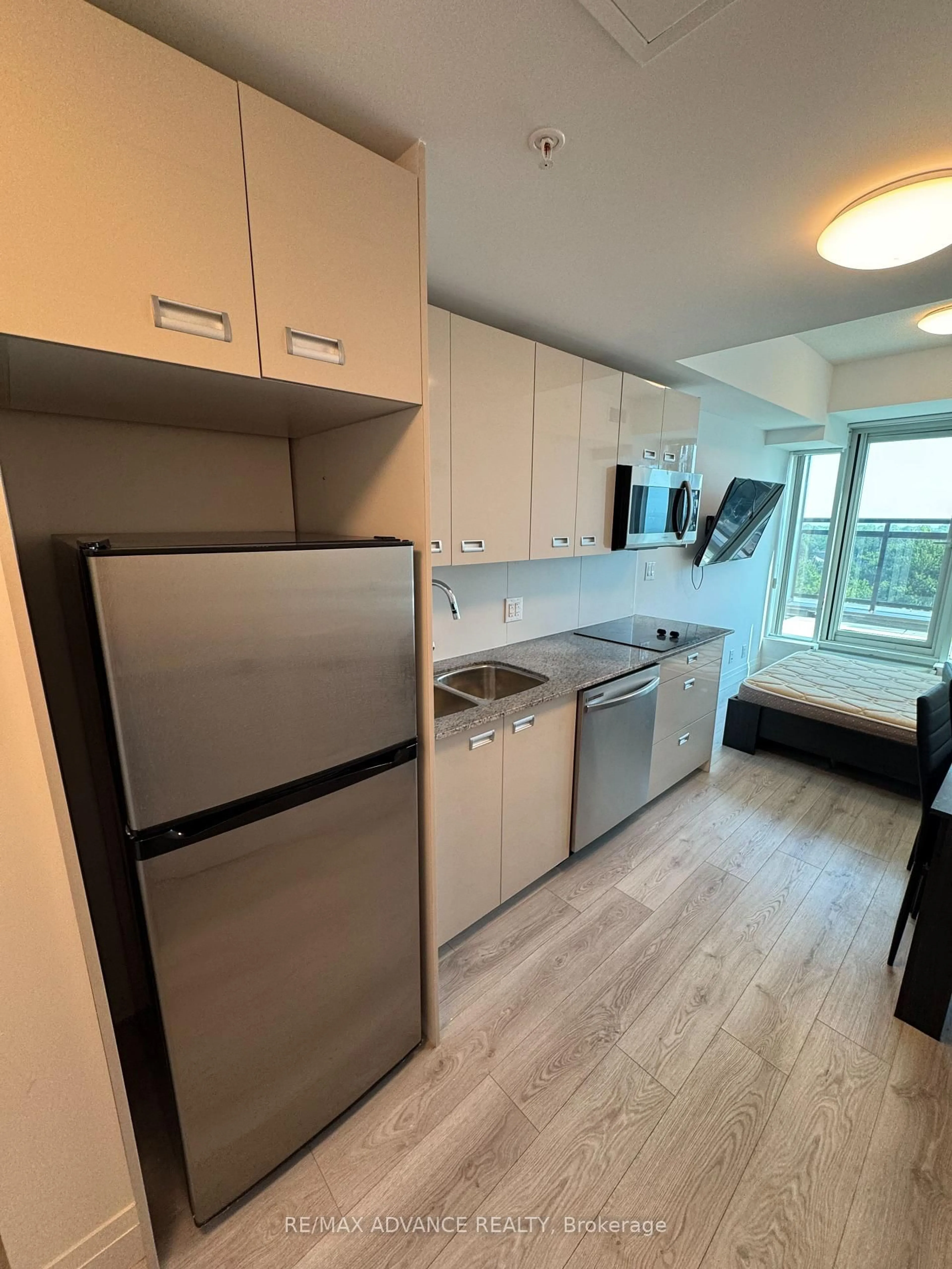 Standard kitchen, unknown for 652 Princess St #902, Kingston Ontario K7L 1E5