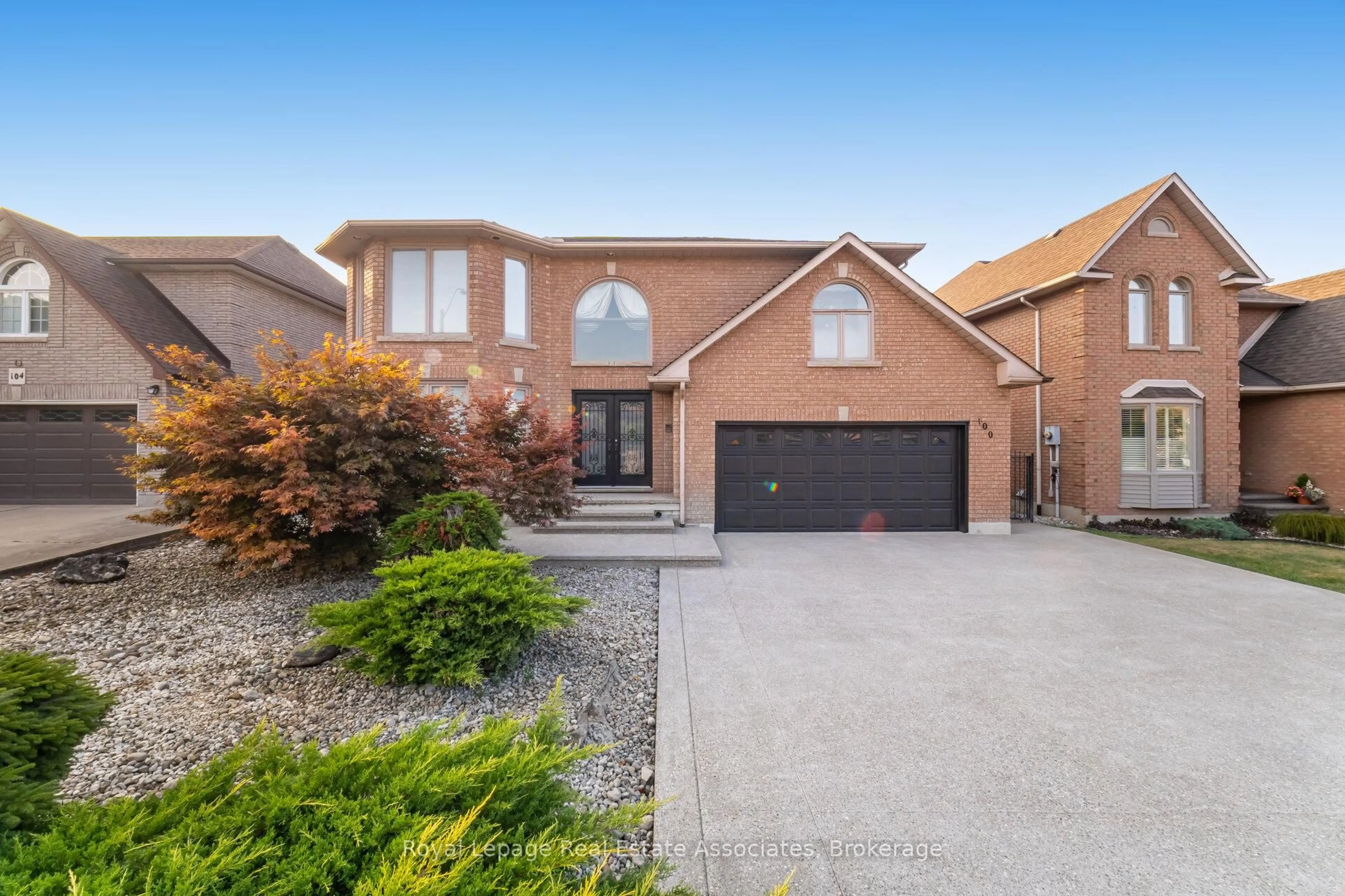 Home with brick exterior material, street for 100 National Dr, Hamilton Ontario L8G 5B3