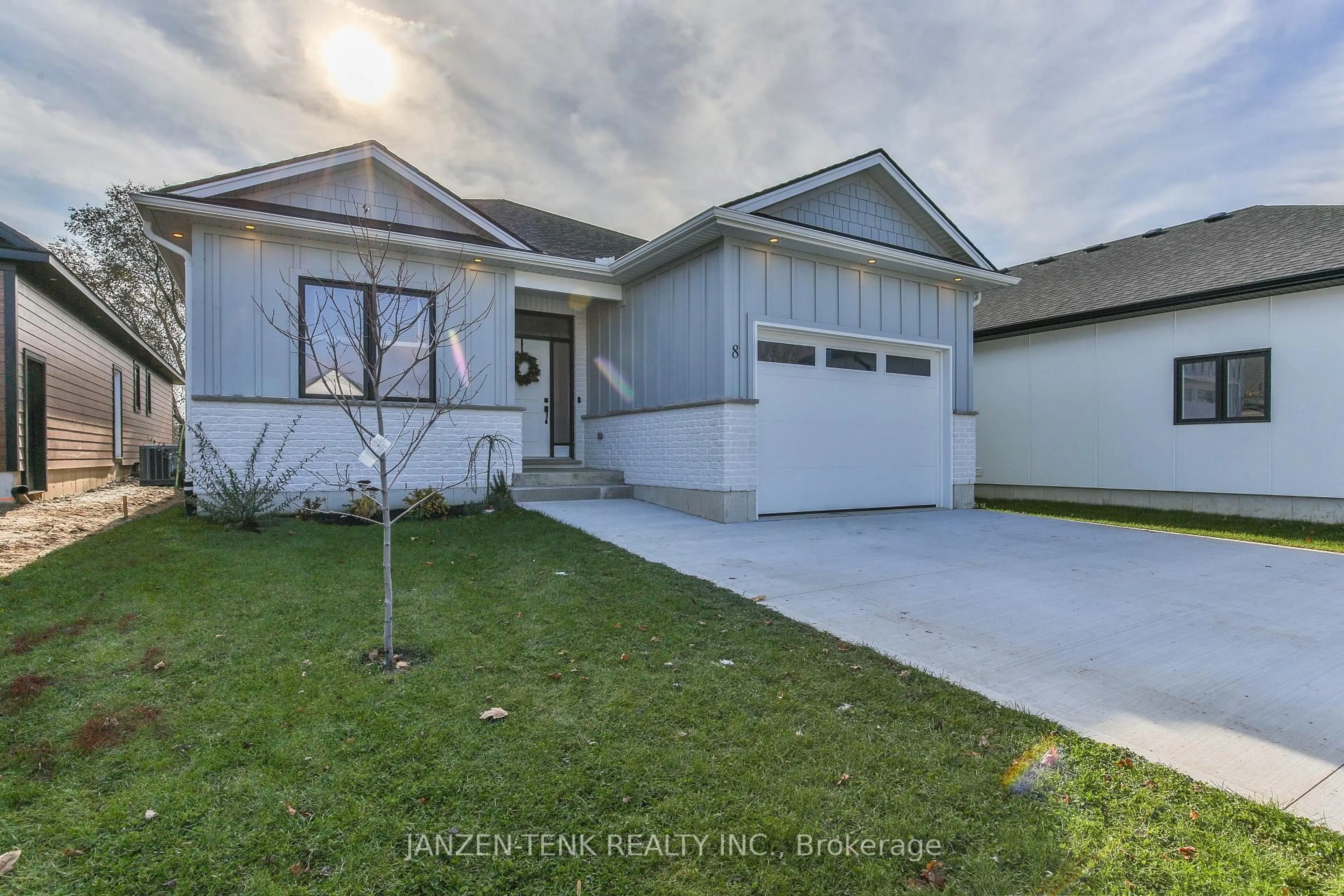 Unknown for 8 Charles Crt, Bayham Ontario N0J 1T0