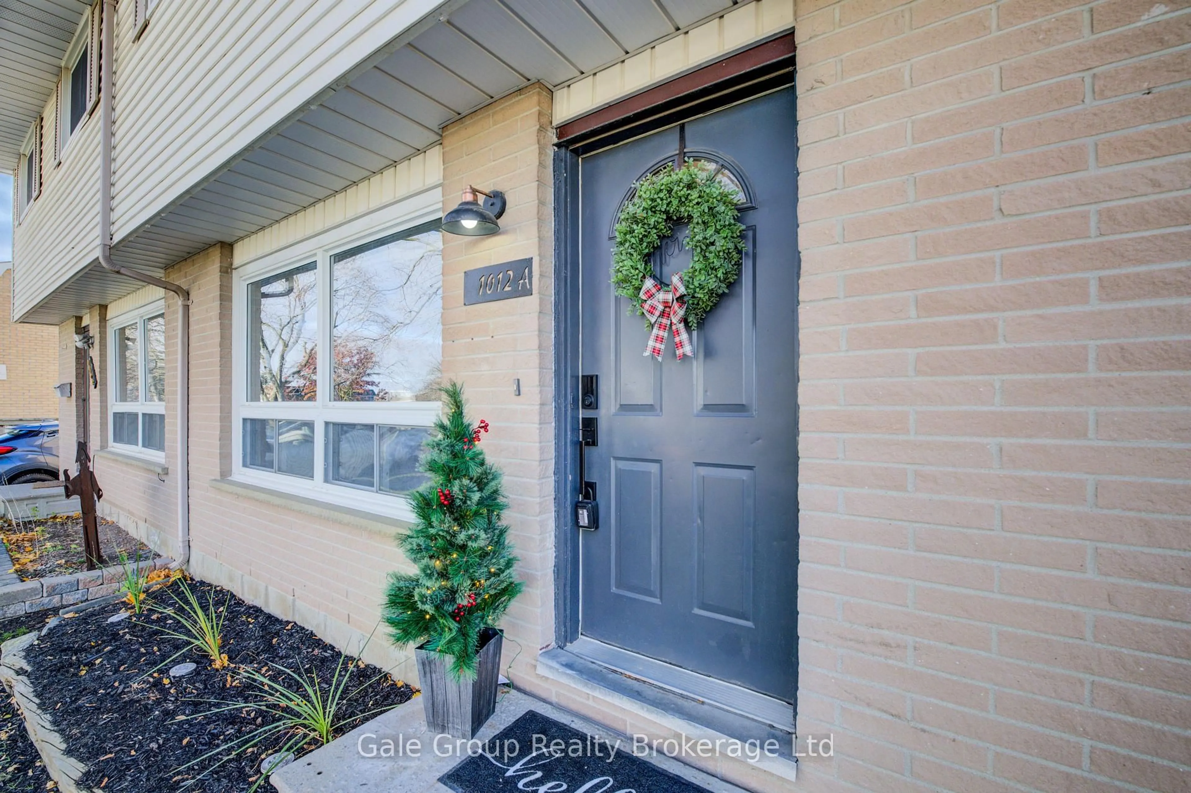Indoor entryway for 1012A VANIER Ave, Woodstock Ontario N4S 4K4