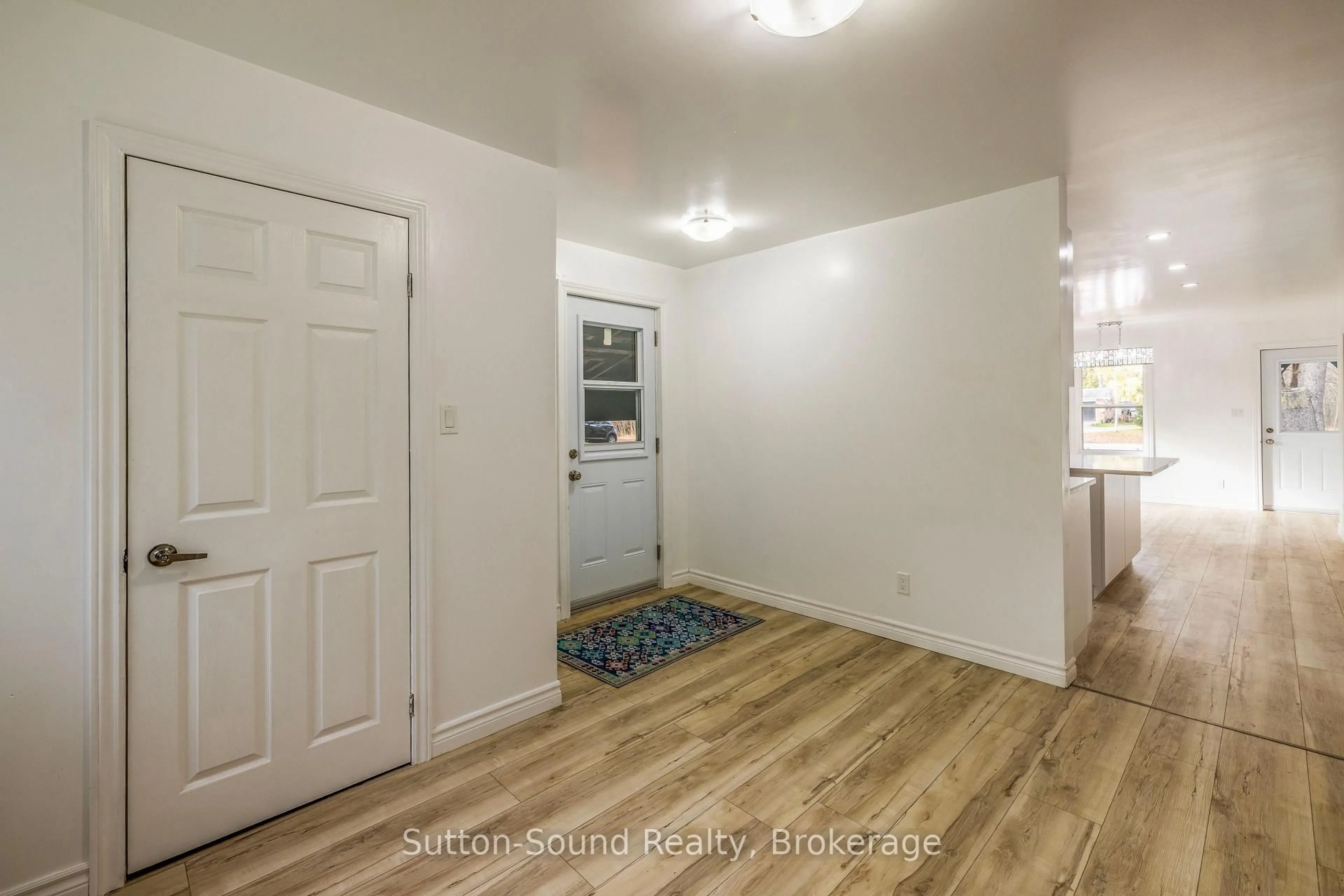 Indoor entryway for 318777 Grey Road 1 Rd, Georgian Bluffs Ontario N4K 5N4