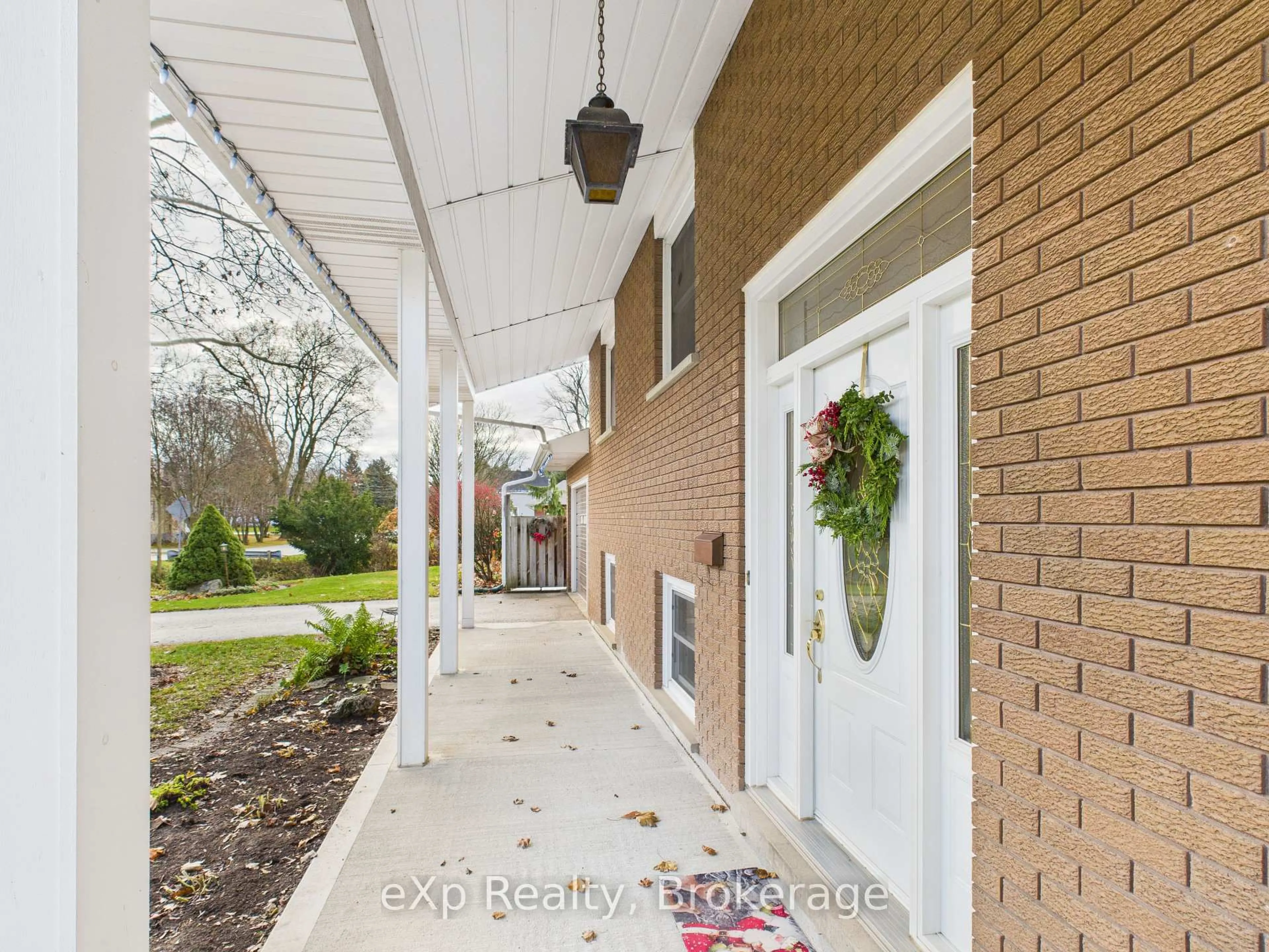 Unknown for 303 Mary St, Brockton Ontario N0G 2V0