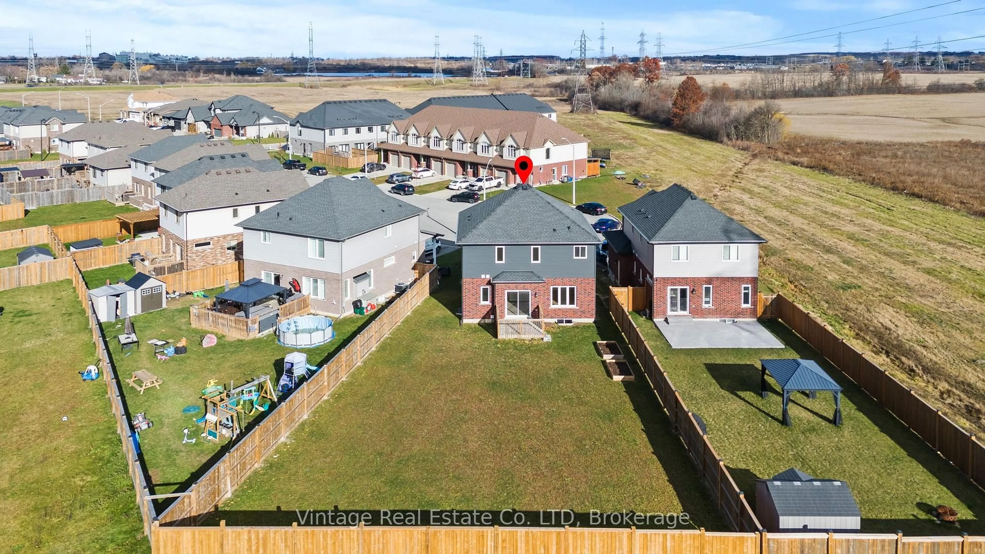 A pic from outside/outdoor area/front of a property/back of a property/a pic from drone, city buildings view from balcony for 33 Cinnamon St, Thorold Ontario L2V 0H6