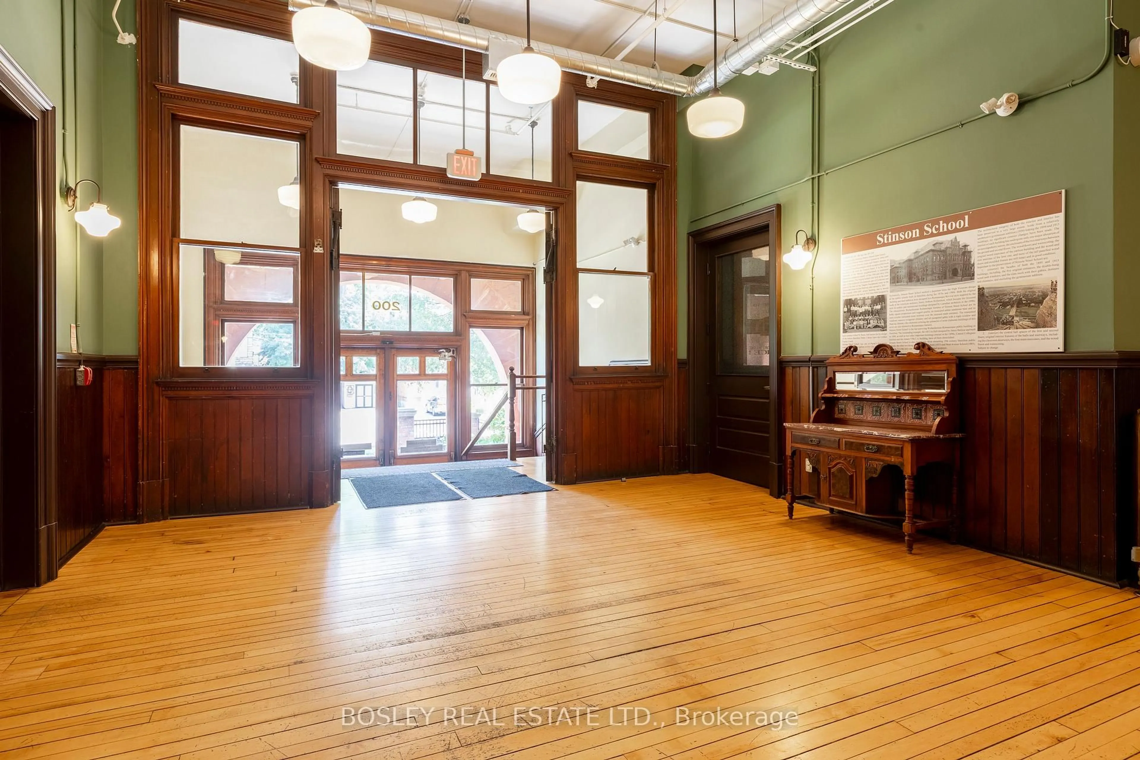 Indoor foyer for 200 Stinson St #217, Hamilton Ontario L8N 4J5