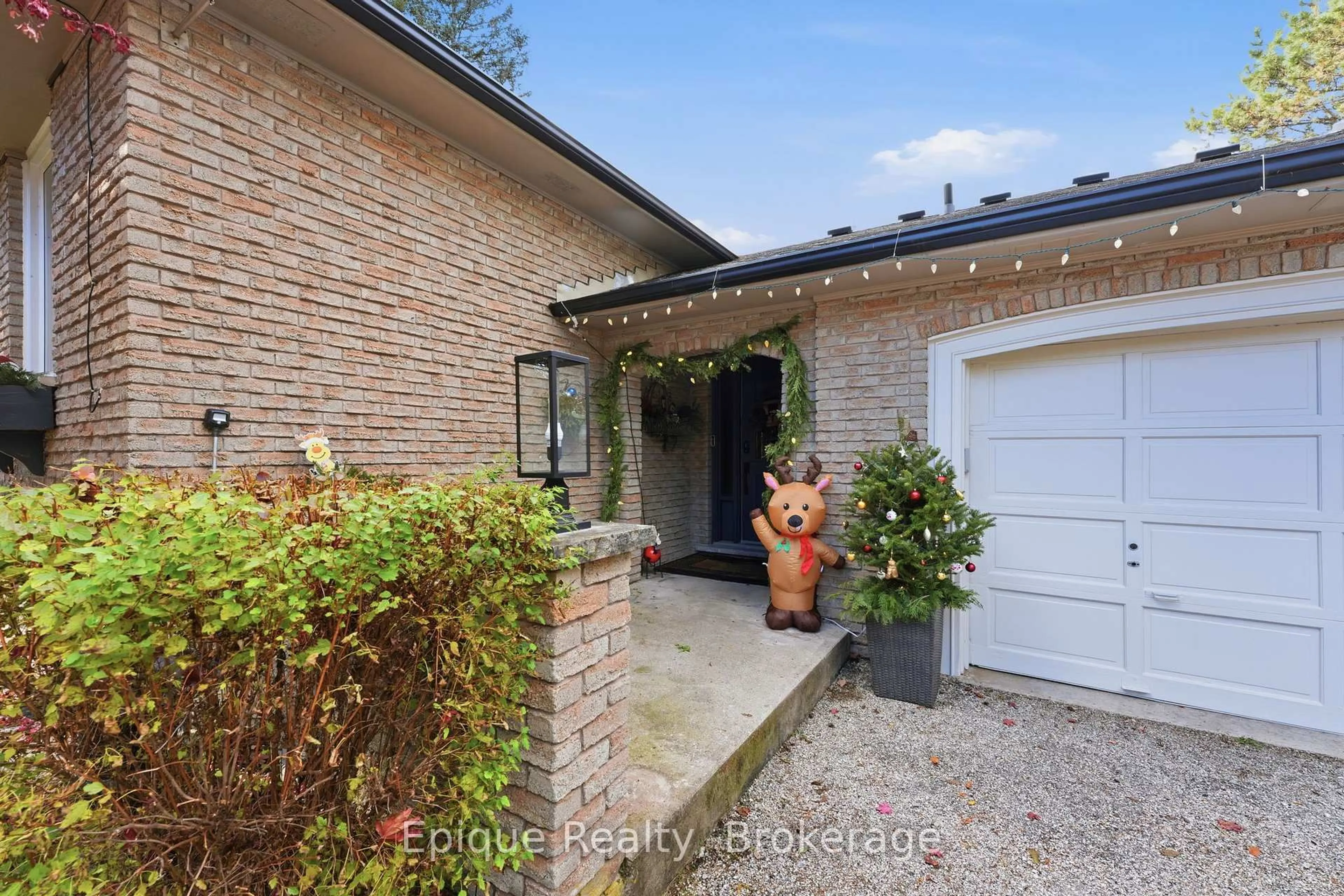 Unknown for 235 Concession 11 Rd, Hamilton Ontario L8B 1H7