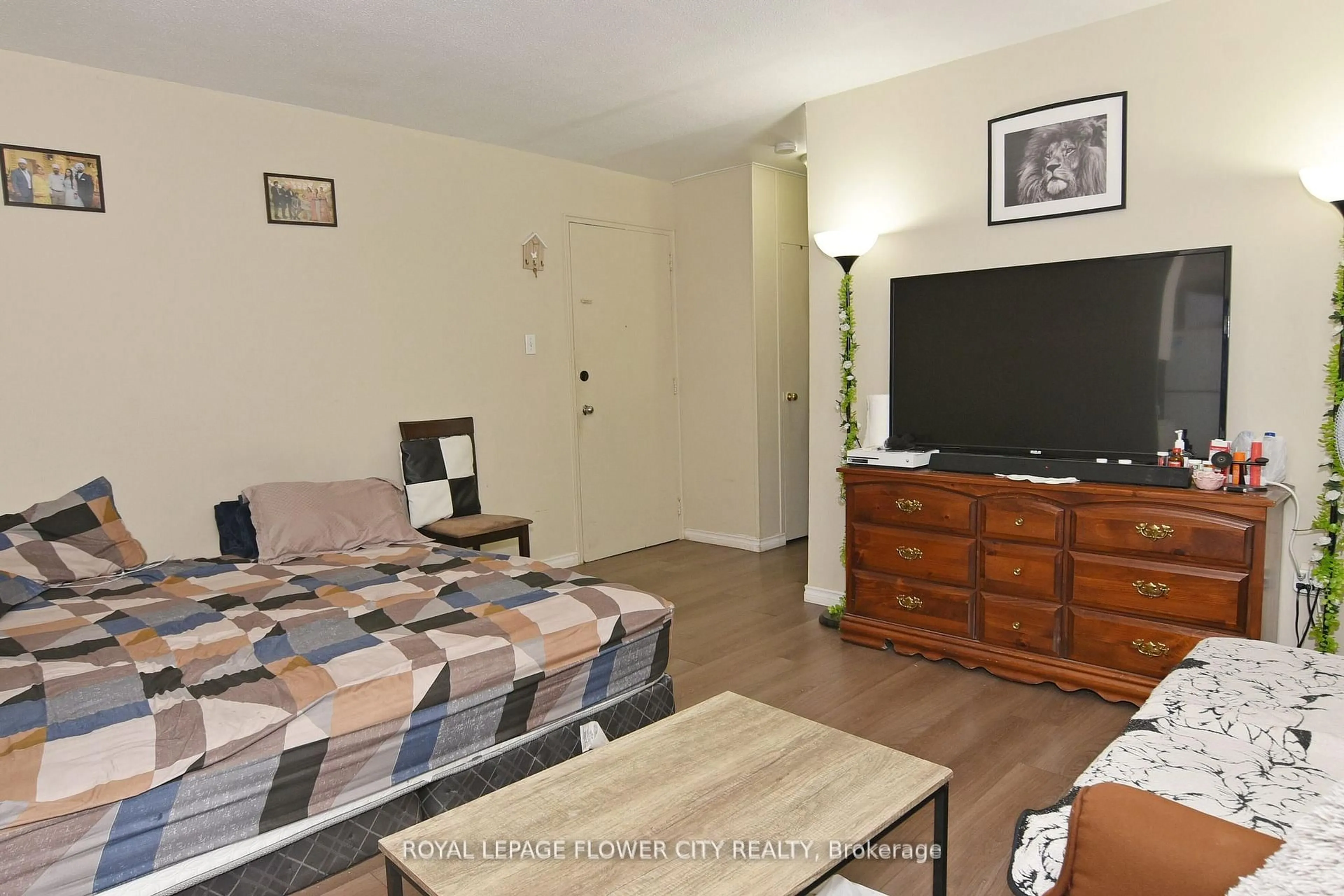 A pic of a room for 1176 Hamilton Rd #105, London East Ontario N5W 1A9