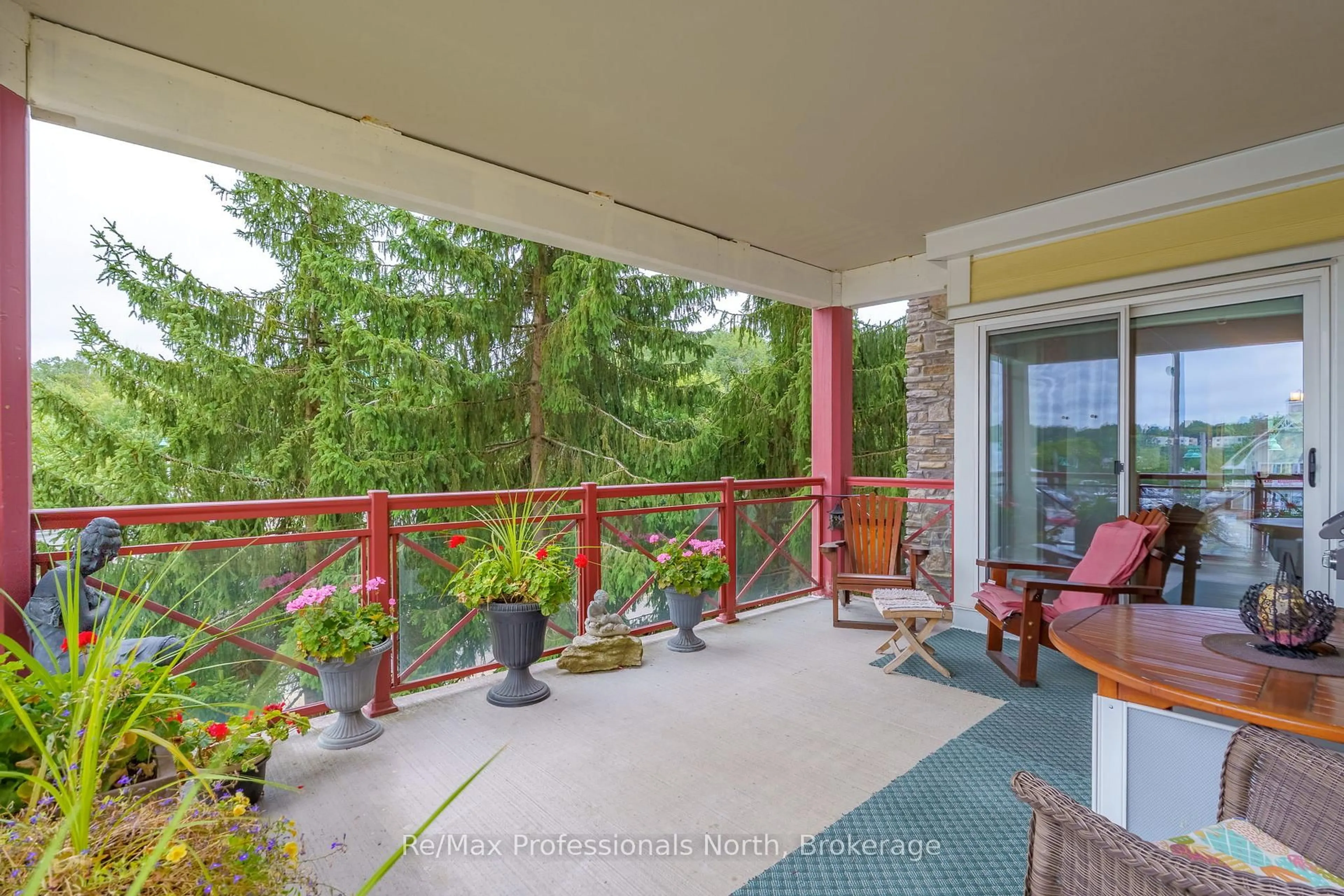 Patio, water/lake/river/ocean view for 110 Steamship Bay Rd #207, Gravenhurst Ontario P1P 1Z9
