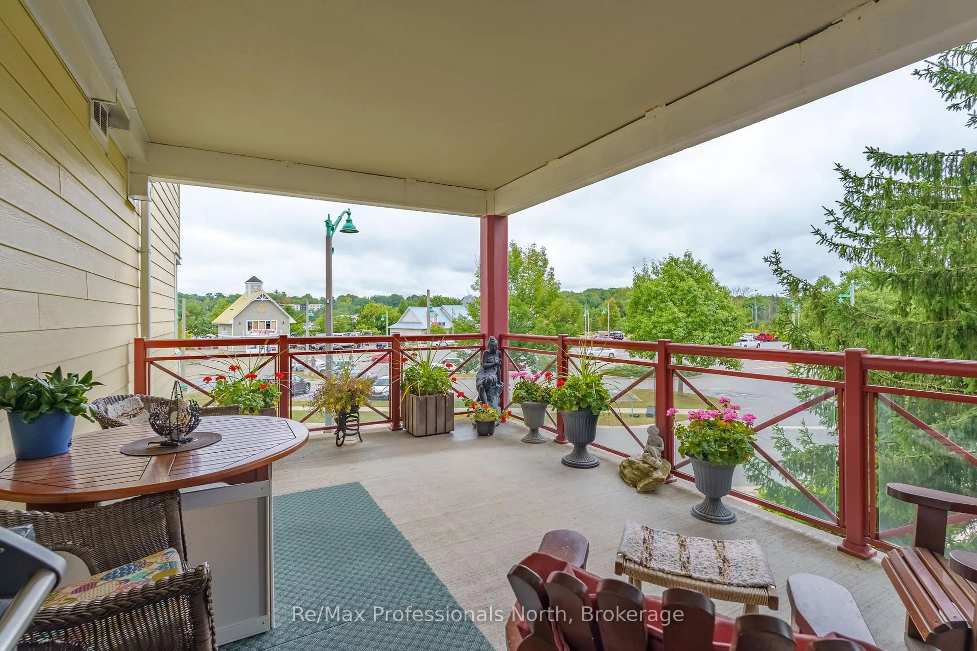 Patio, unknown for 110 Steamship Bay Rd #207, Gravenhurst Ontario P1P 1Z9