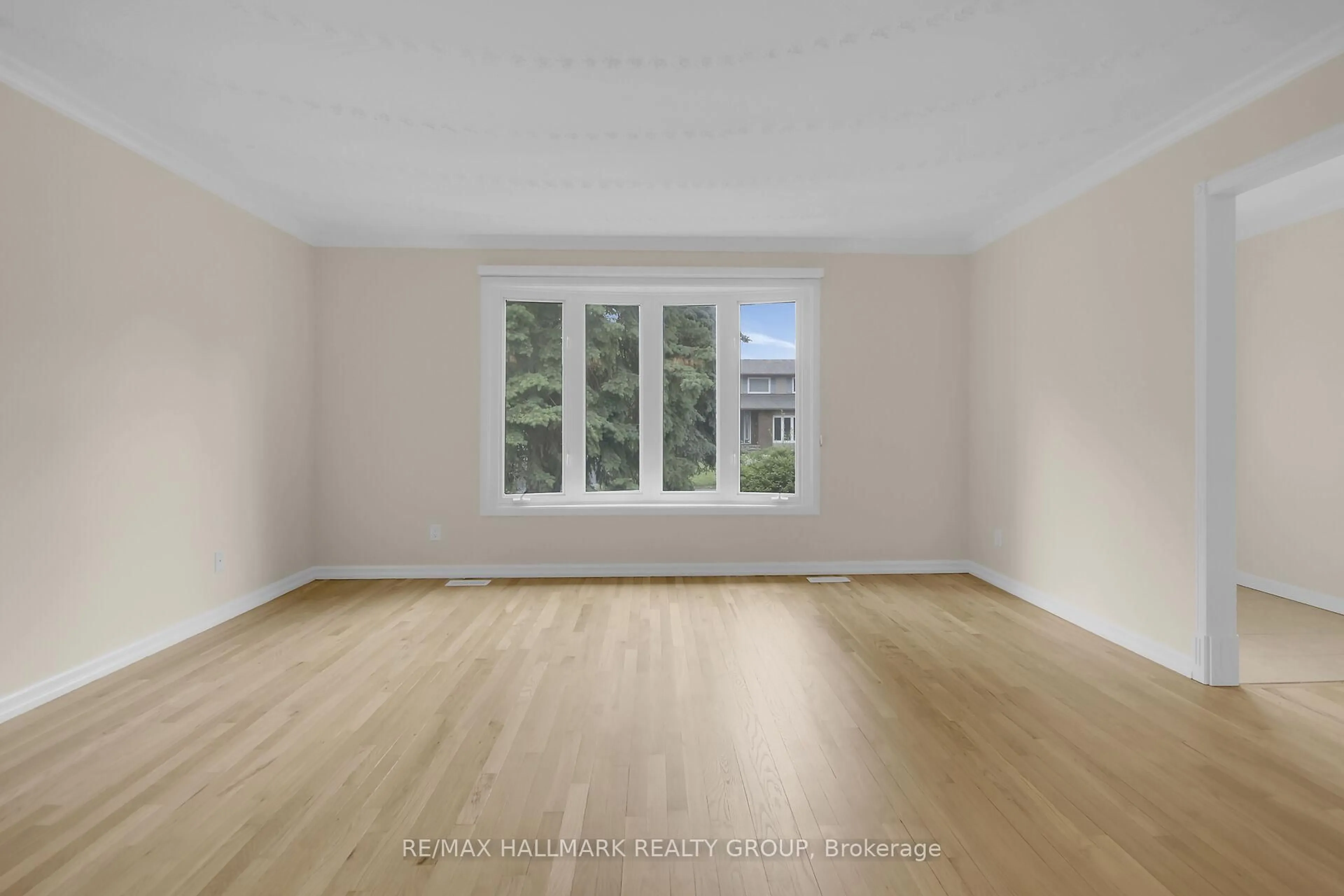 A pic of a room for 30 Brodeur Cres, Kanata Ontario K2L 1Z3