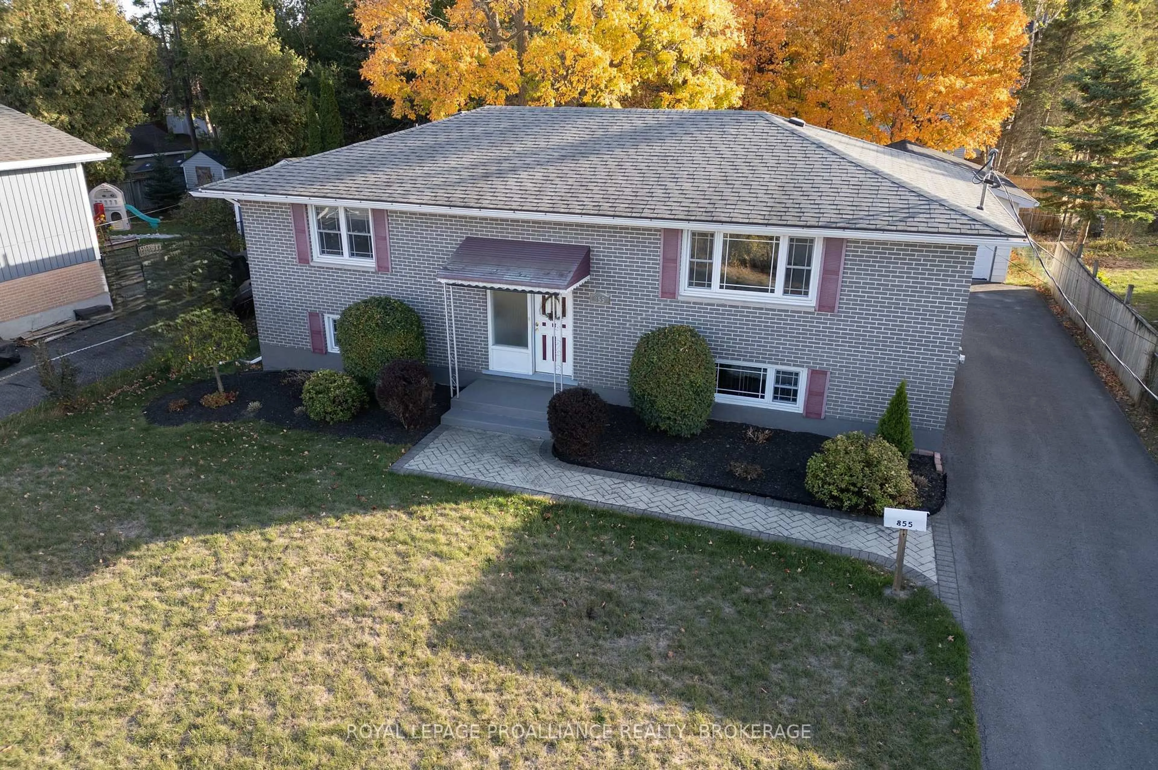 A pic from outside/outdoor area/front of a property/back of a property/a pic from drone, street for 855 Woodbine Rd, Kingston Ontario K7P 2X3