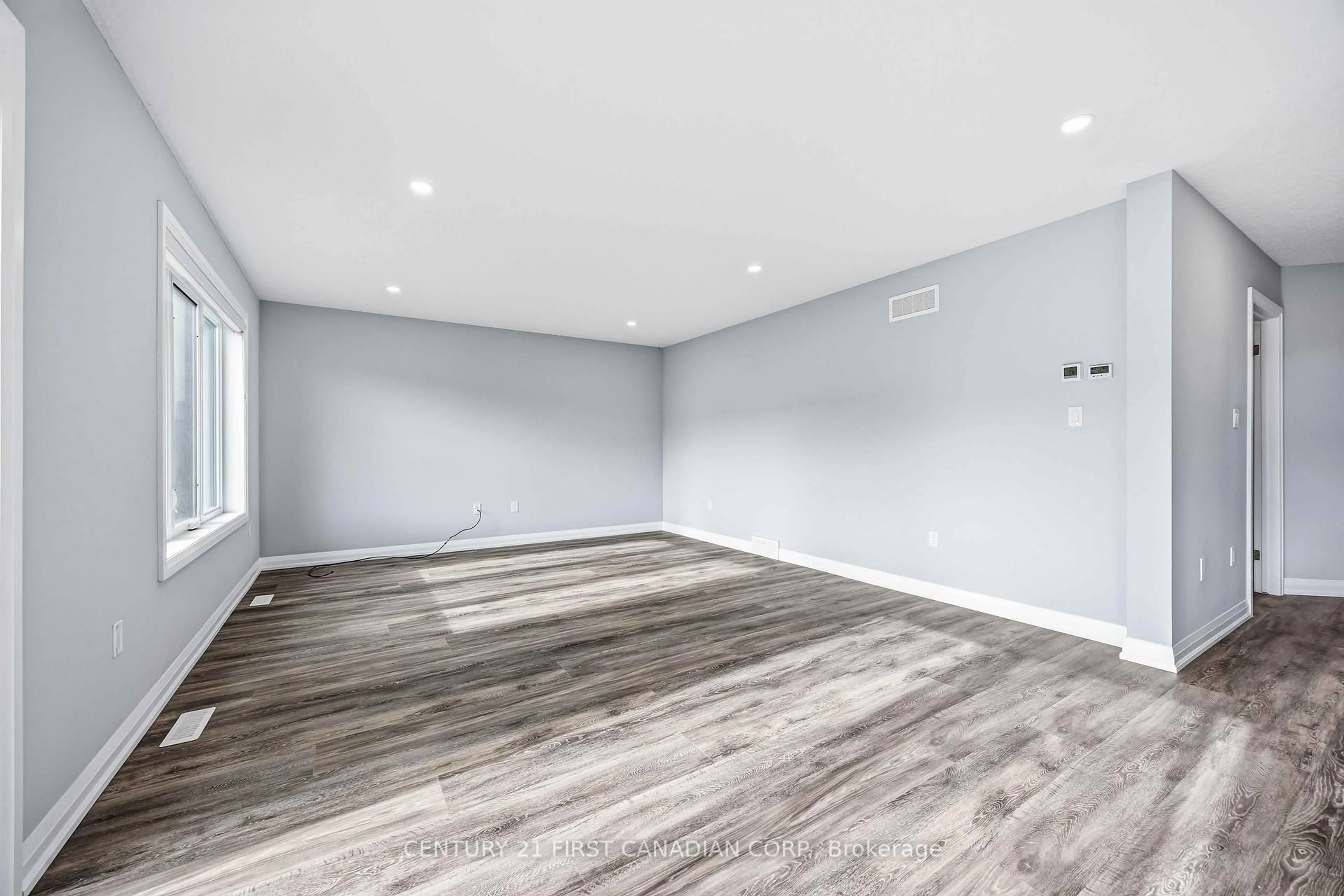 A pic of a room for 470 Main St, Plympton-Wyoming Ontario N0N 1T0