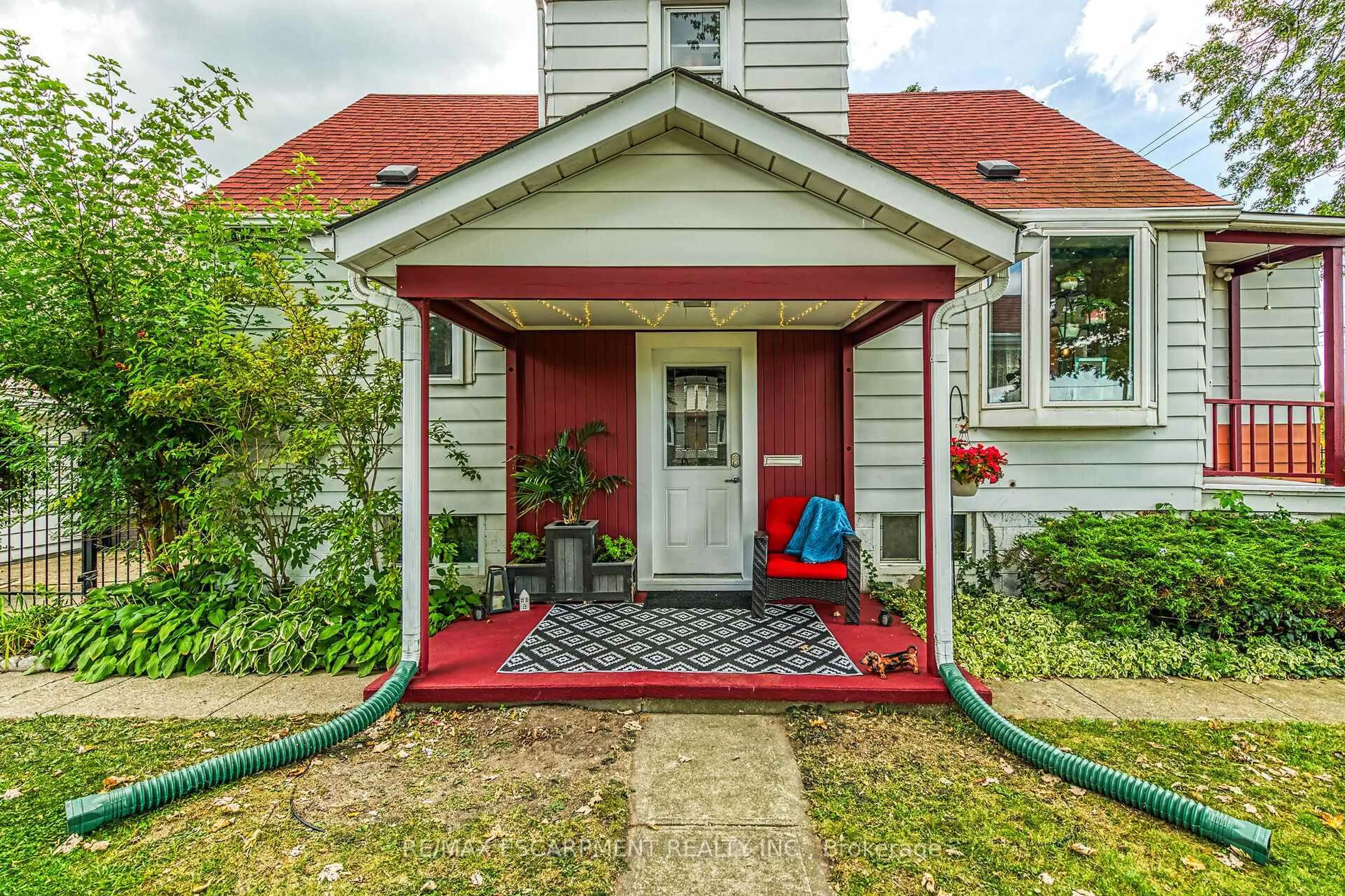 Unknown for 805 Broad St, Haldimand Ontario N1A 1H4