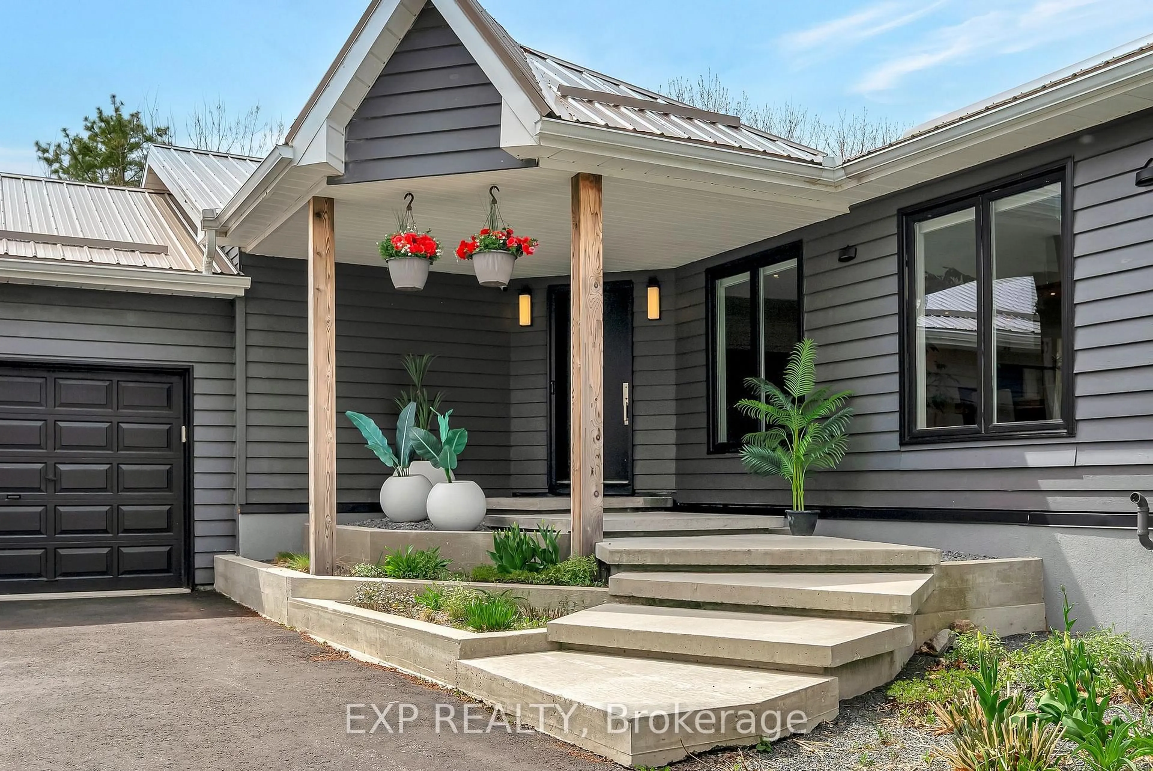 Indoor entryway for 135 Hiscock Shores Rd, Prince Edward County Ontario K0K 1L0