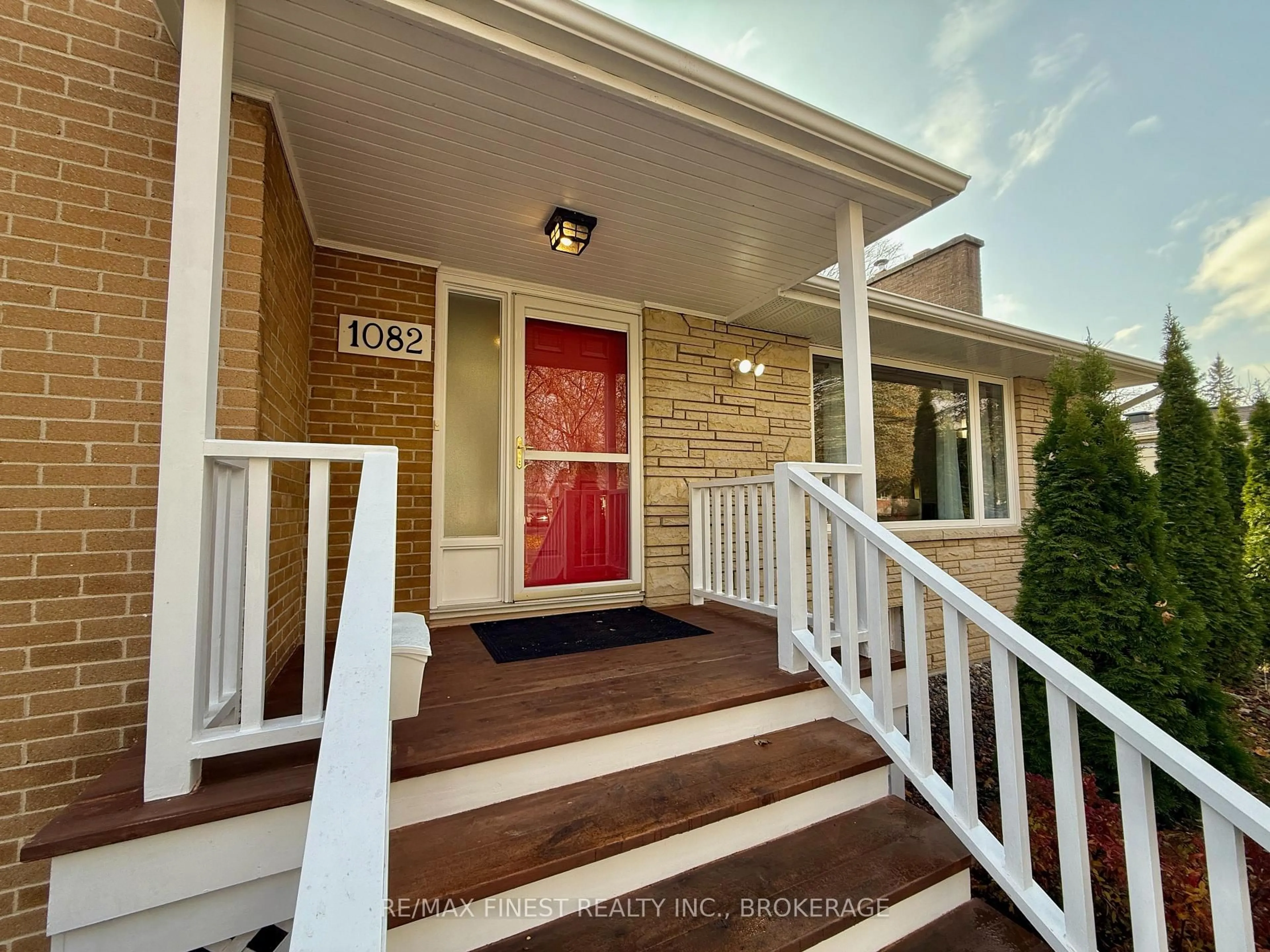 Unknown for 1082 Johnson St, Kingston Ontario K7M 2N5