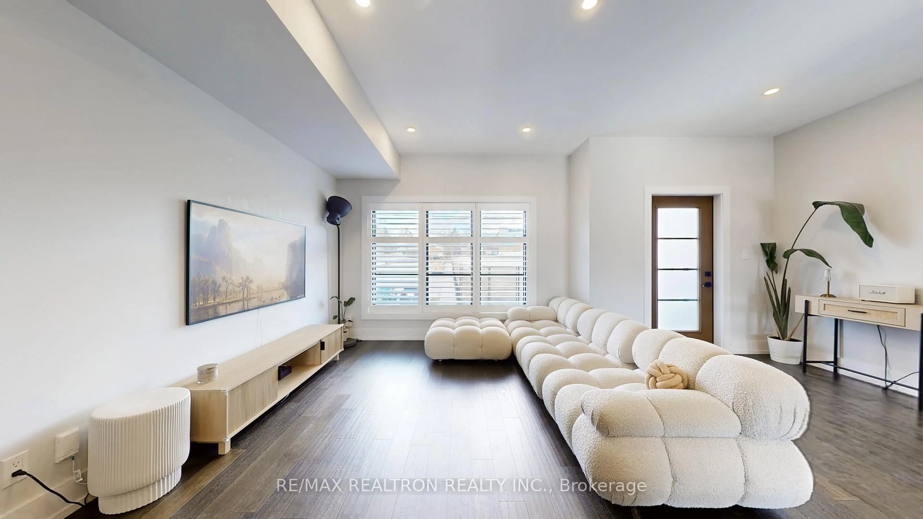 Living room with furniture, unknown for 3 Spring Lane #C, Brantford Ontario N3T 4M2