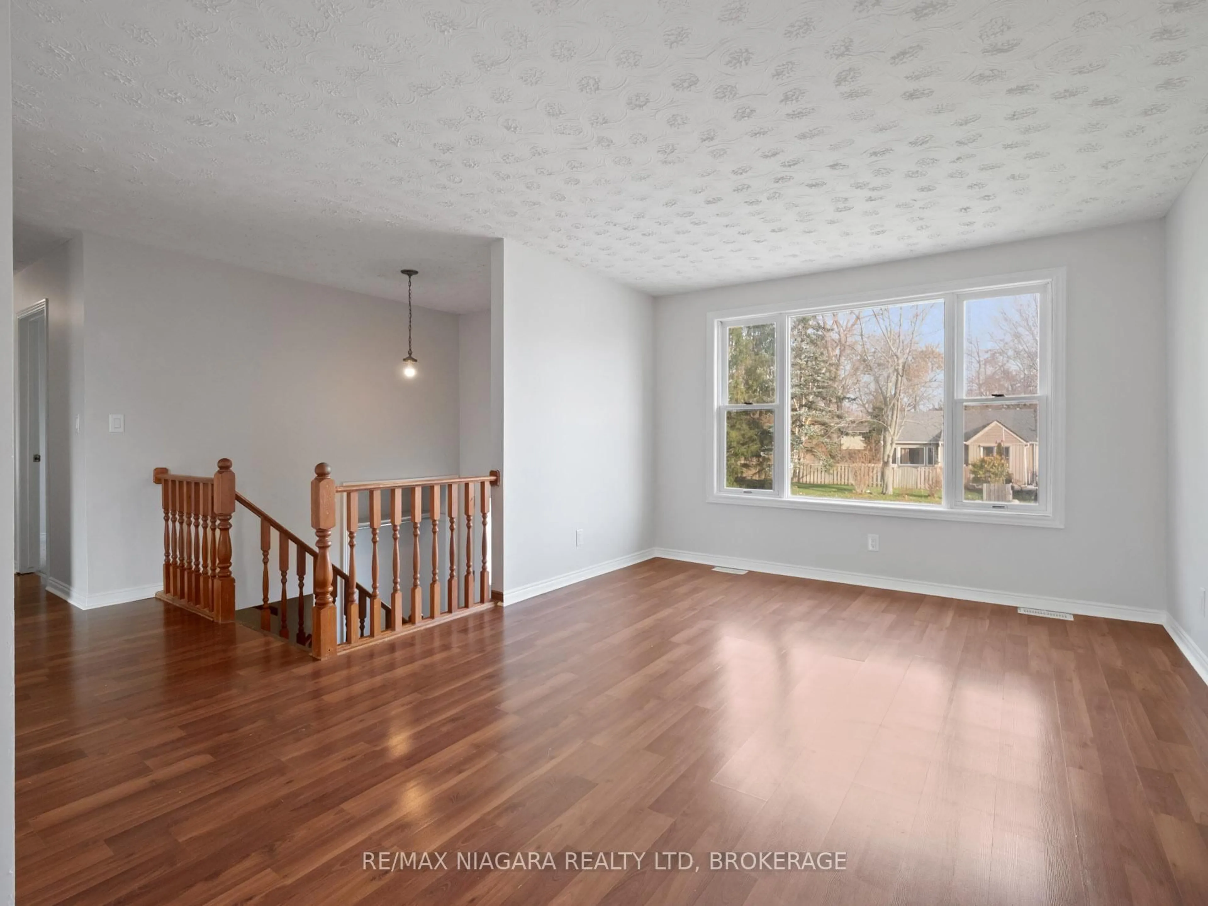 Unknown for 403 Parkdale Ave, Fort Erie Ontario L2A 5A7