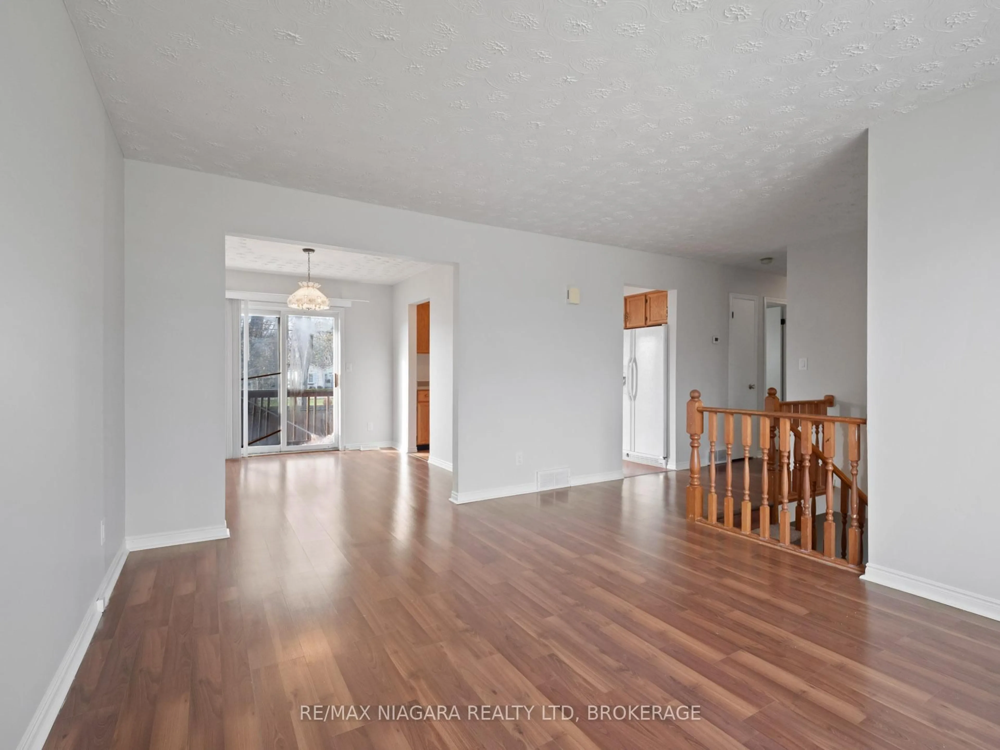 Unknown for 403 Parkdale Ave, Fort Erie Ontario L2A 5A7