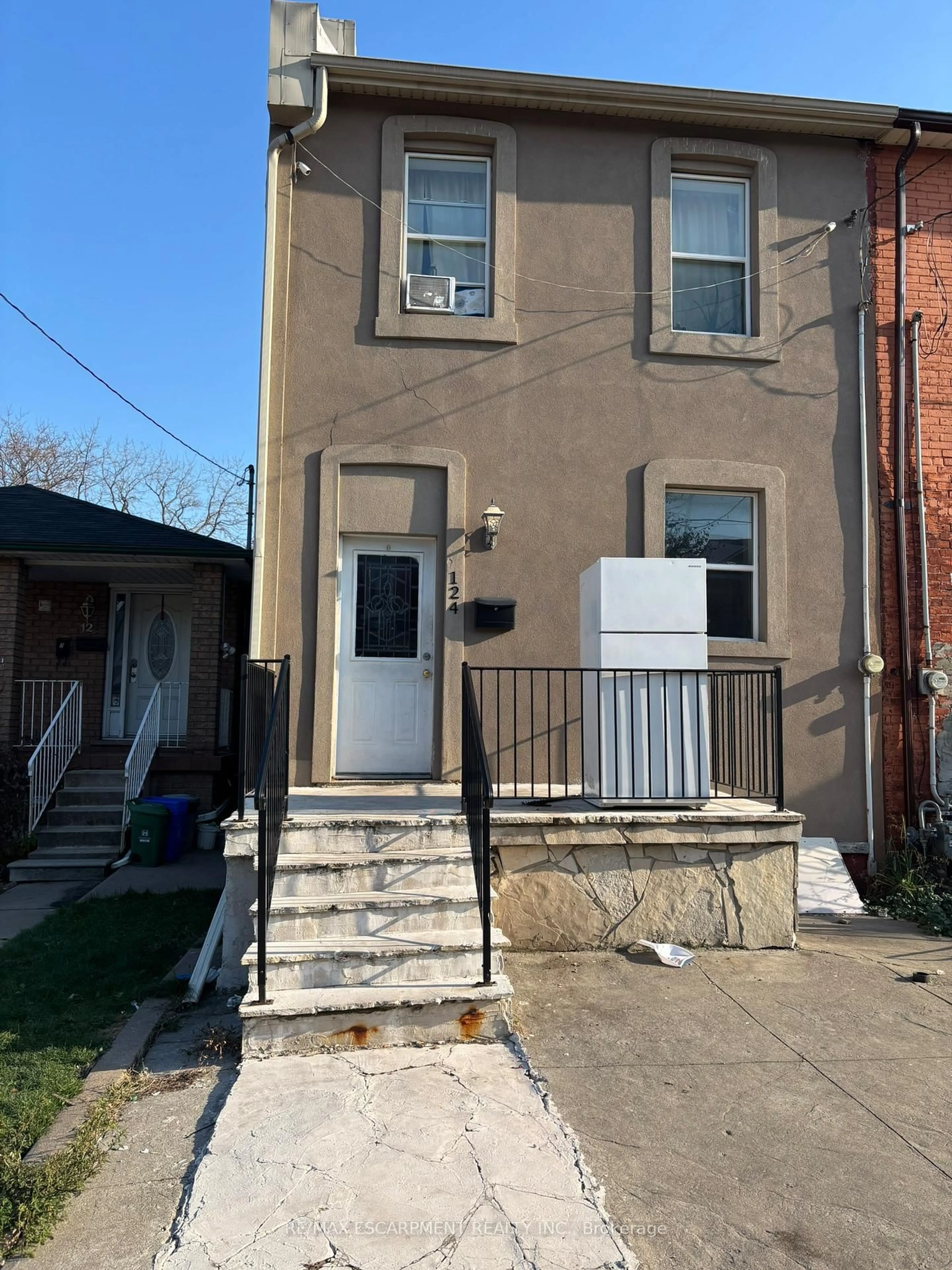 Unknown for 124 Cathcart St, Hamilton Ontario L8L 5A2