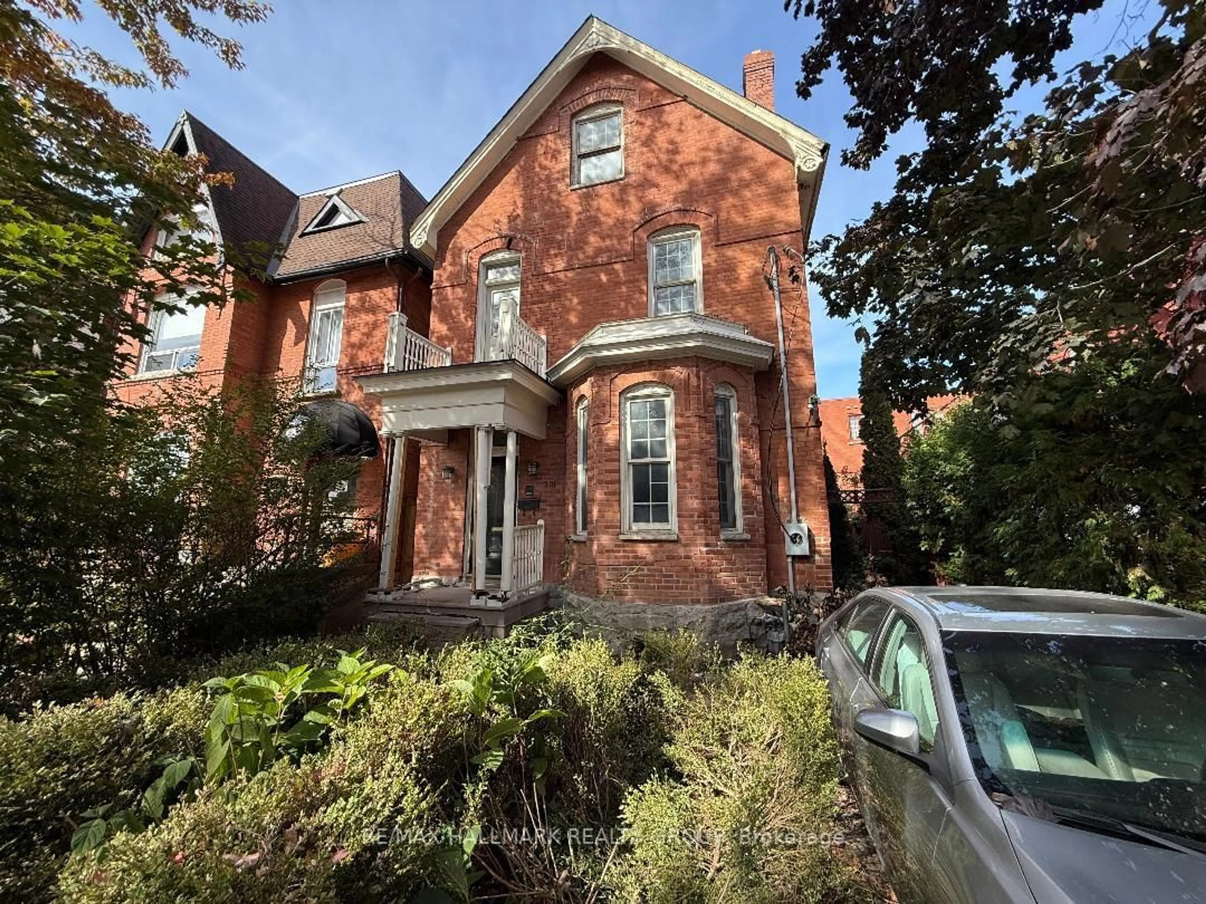 Home with brick exterior material, street for 301 Waverley St, Ottawa Ontario K2P 0V9