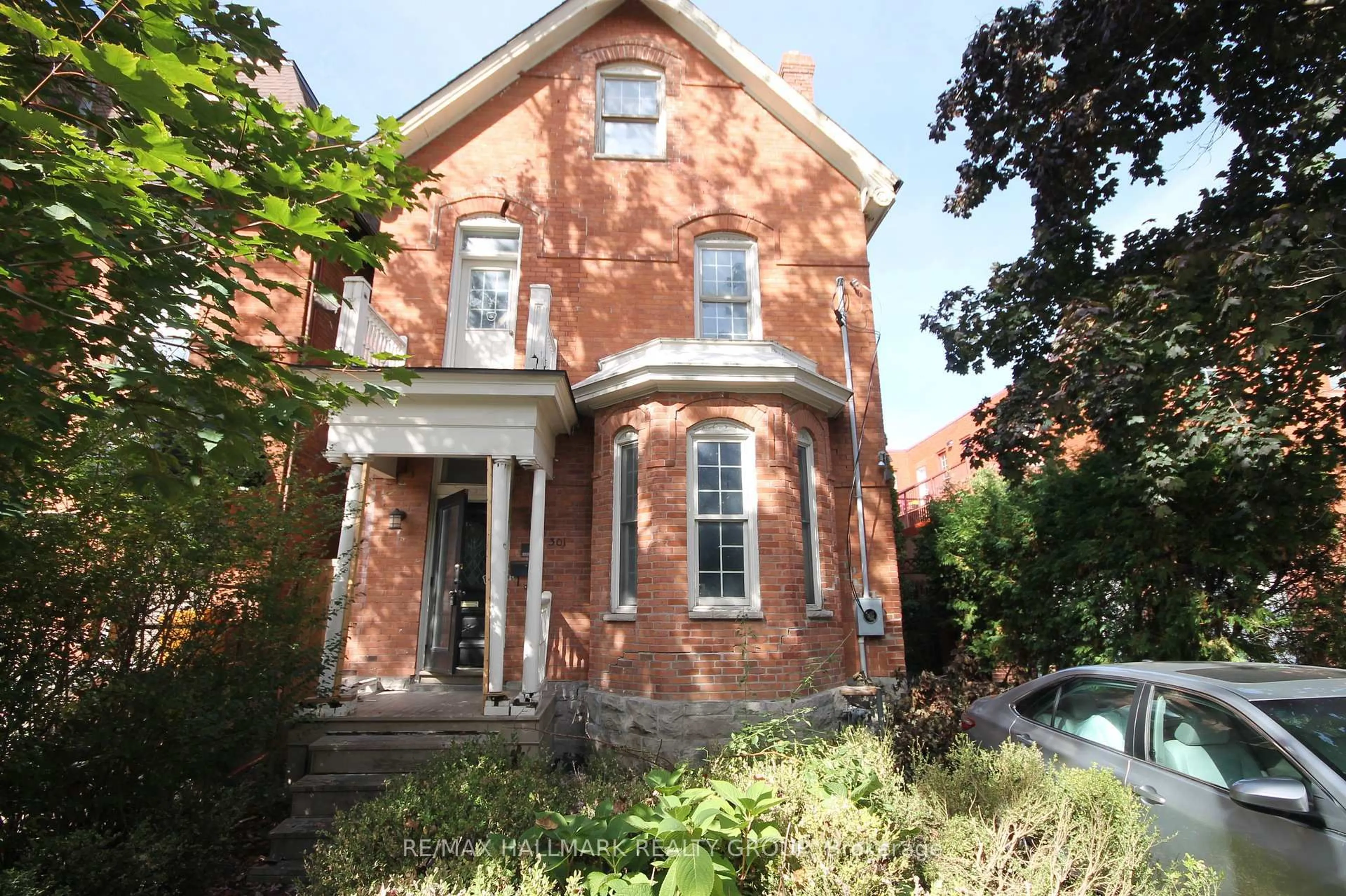 Home with brick exterior material, street for 301 Waverley St, Ottawa Ontario K2P 0V9