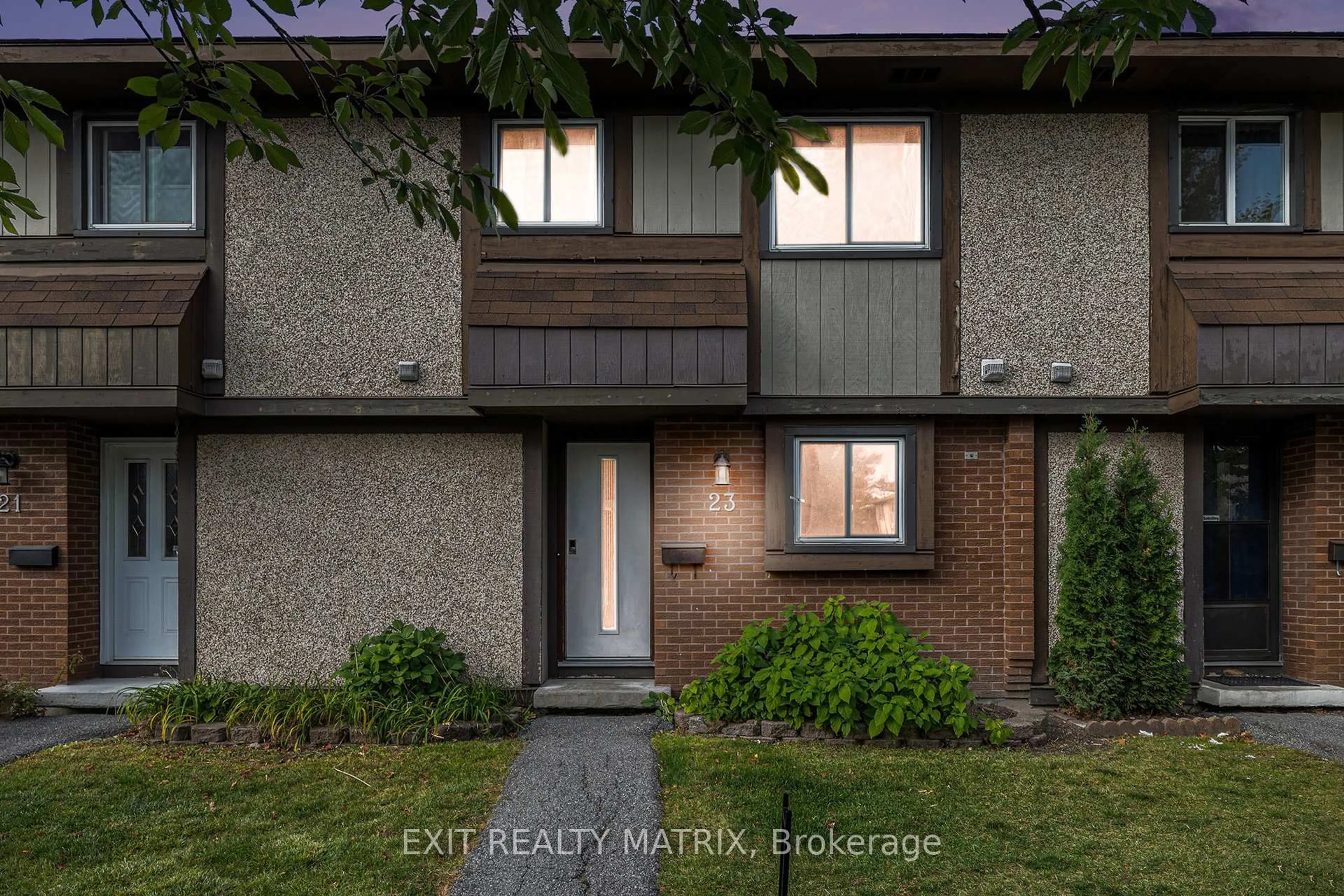 Unknown for 23 Pickford Dr, Kanata Ontario K2L 2C1