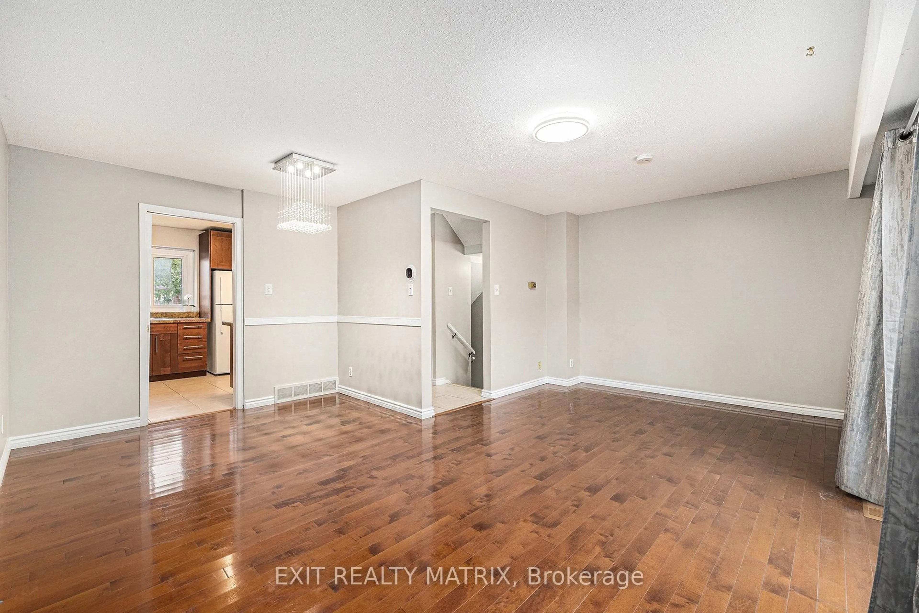 Unknown for 23 Pickford Dr, Kanata Ontario K2L 2C1